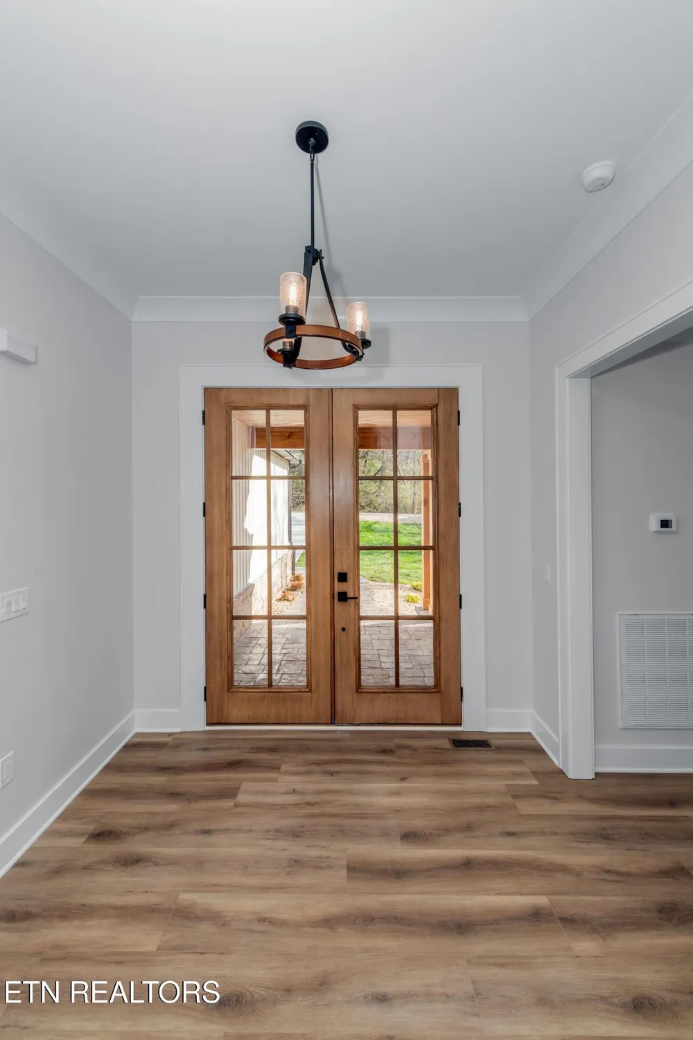 Property Slideshow image 6 of 59 | 211 chatuga way, Loudon, TN, 37774