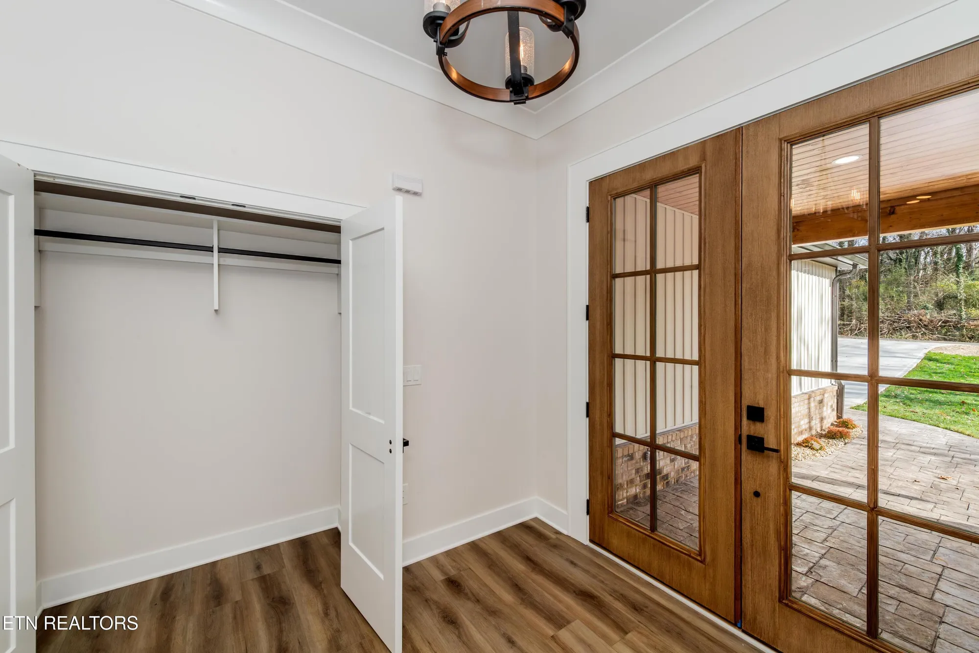 Property Slideshow image 7 of 59 | 211 chatuga way, Loudon, TN, 37774