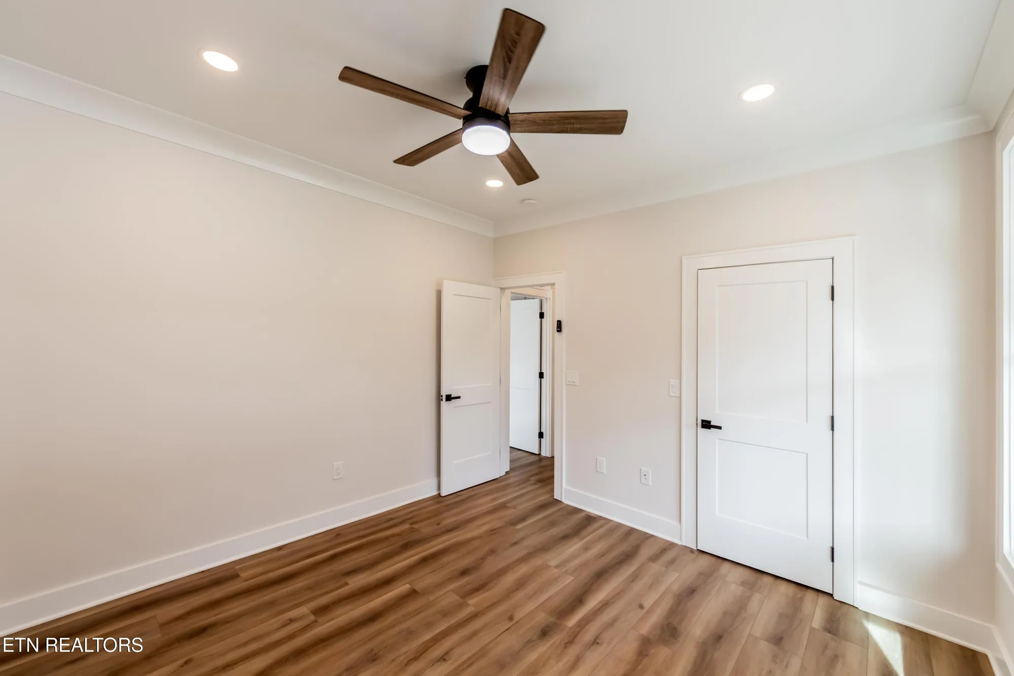 Property Slideshow image 25 of 59 | 211 chatuga way, Loudon, TN, 37774