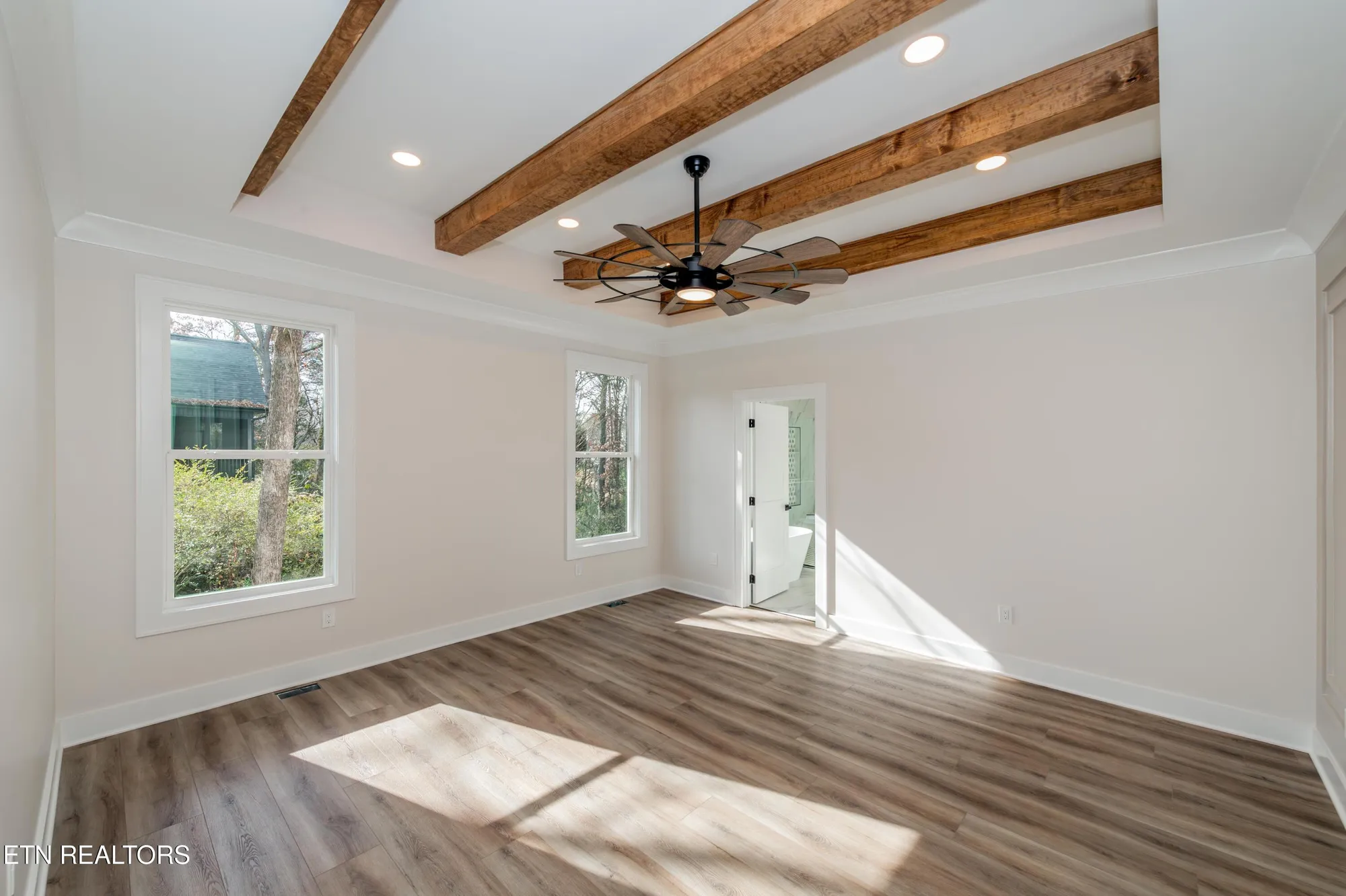 Property Slideshow image 27 of 59 | 211 chatuga way, Loudon, TN, 37774