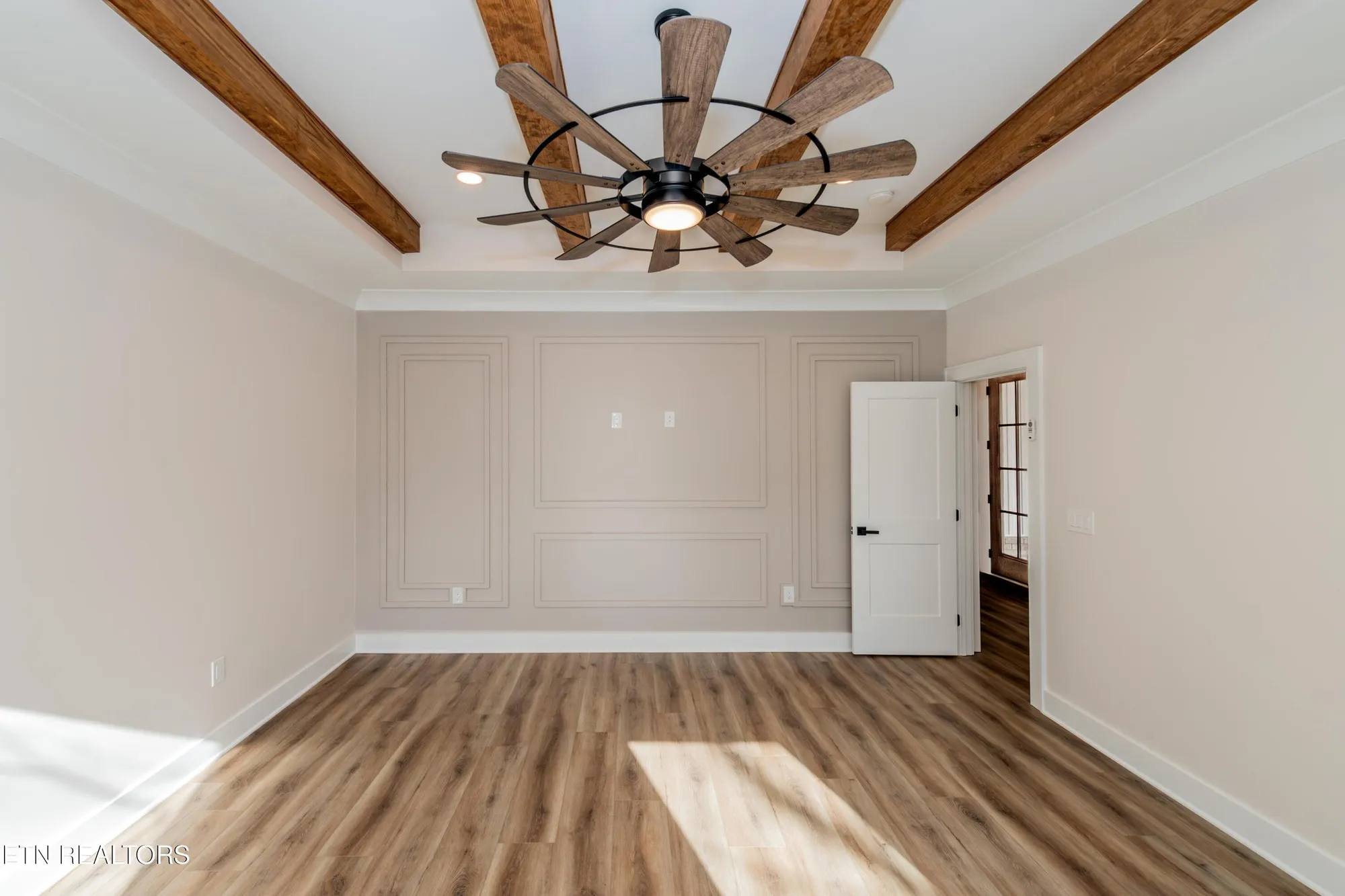 Property Slideshow image 32 of 59 | 211 chatuga way, Loudon, TN, 37774