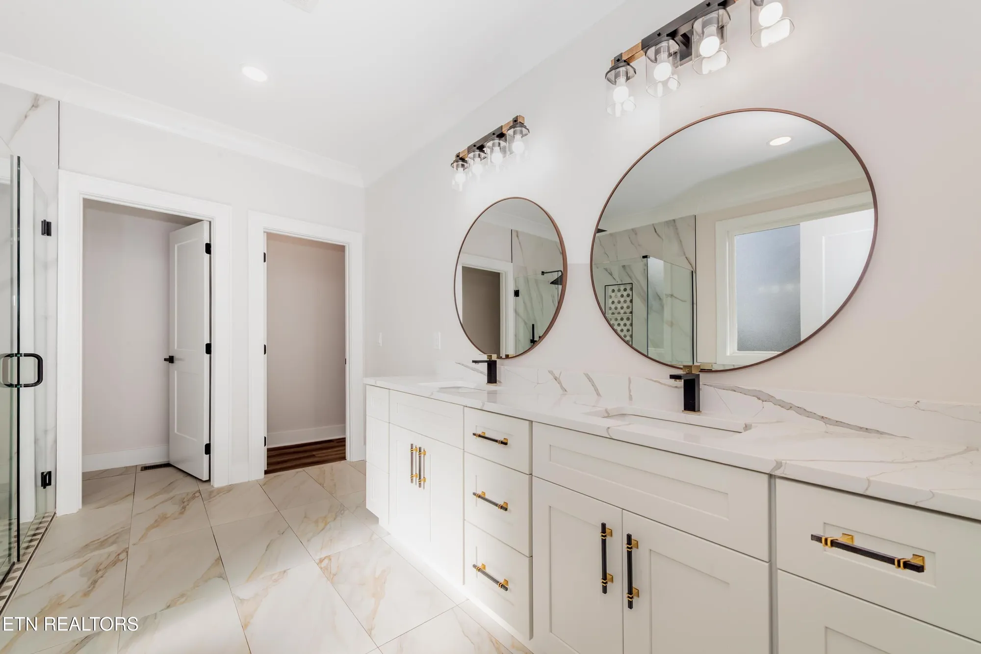 Property Slideshow image 33 of 59 | 211 chatuga way, Loudon, TN, 37774