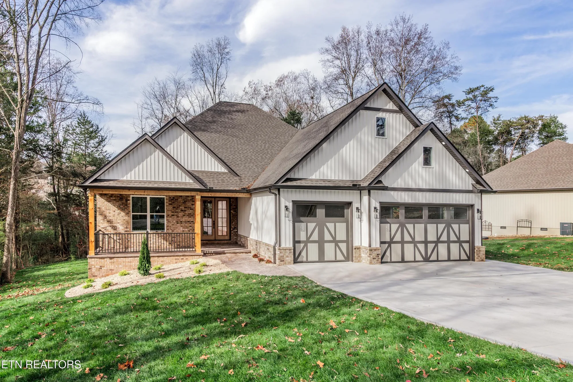 Property Slideshow image 2 of 59 | 211 chatuga way, Loudon, TN, 37774