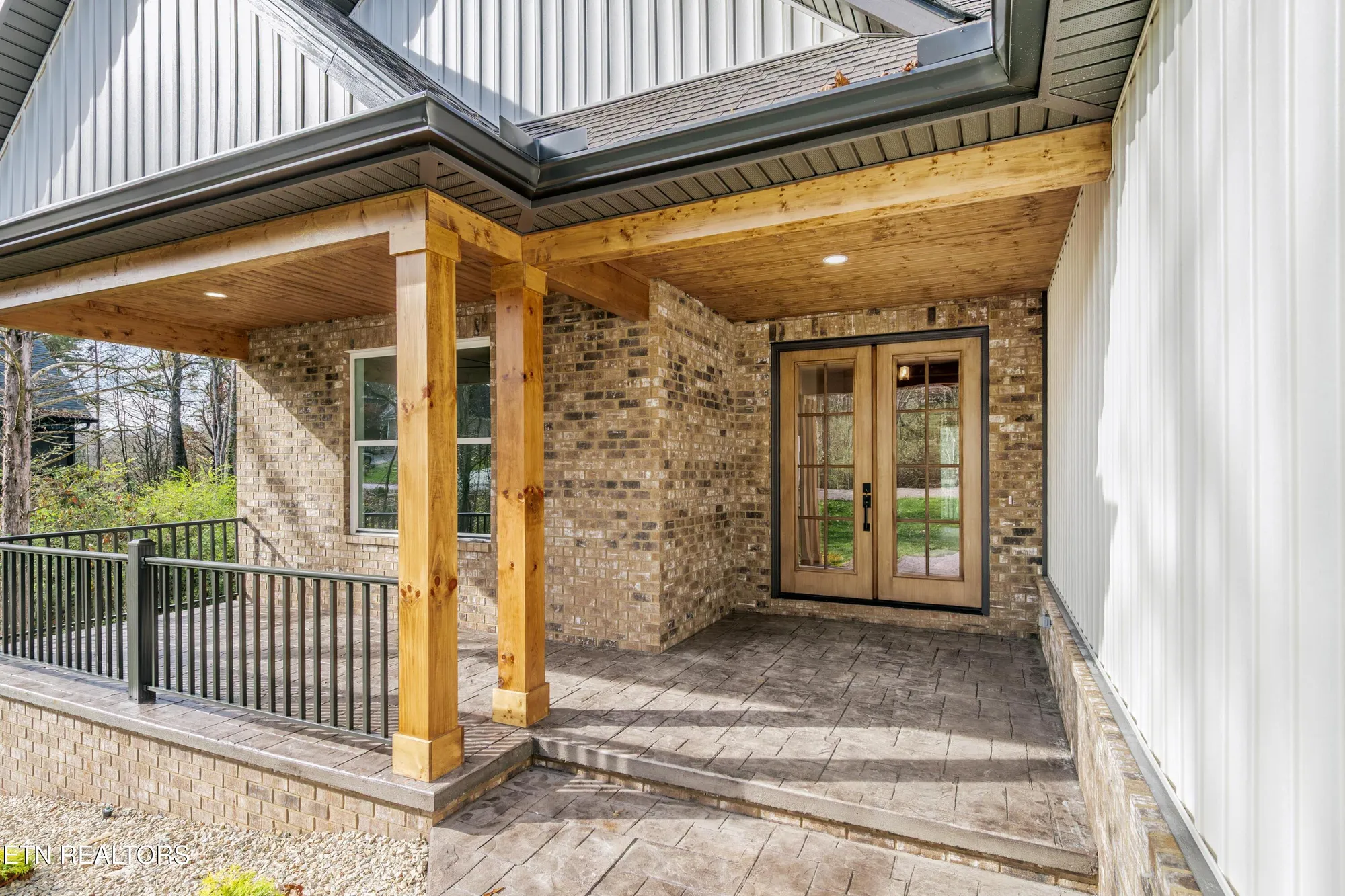 Property Slideshow image 4 of 59 | 211 chatuga way, Loudon, TN, 37774