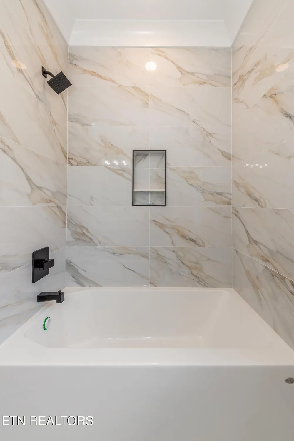 Property Slideshow image 49 of 59 | 211 chatuga way, Loudon, TN, 37774