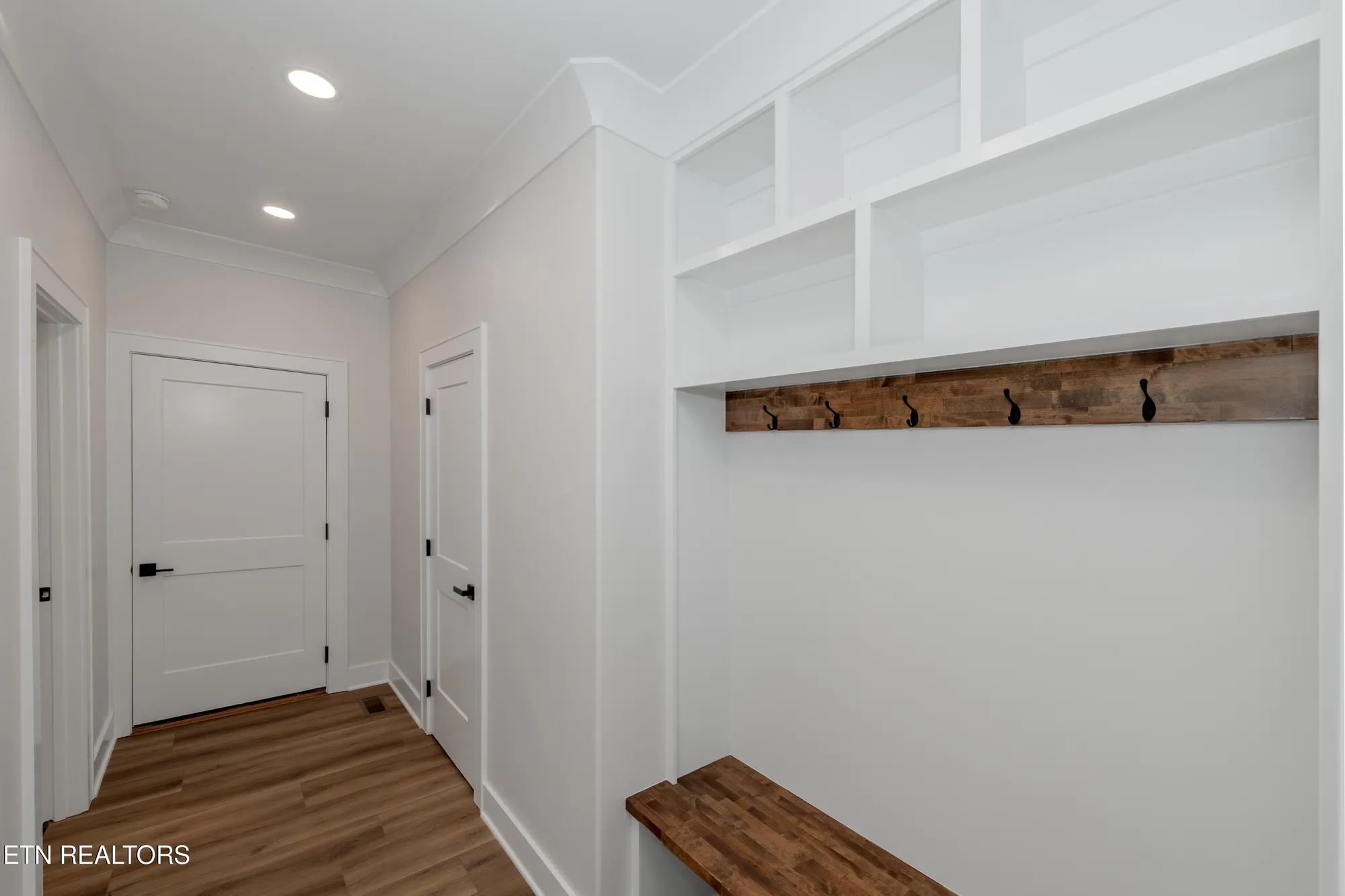 Property Slideshow image 39 of 59 | 211 chatuga way, Loudon, TN, 37774