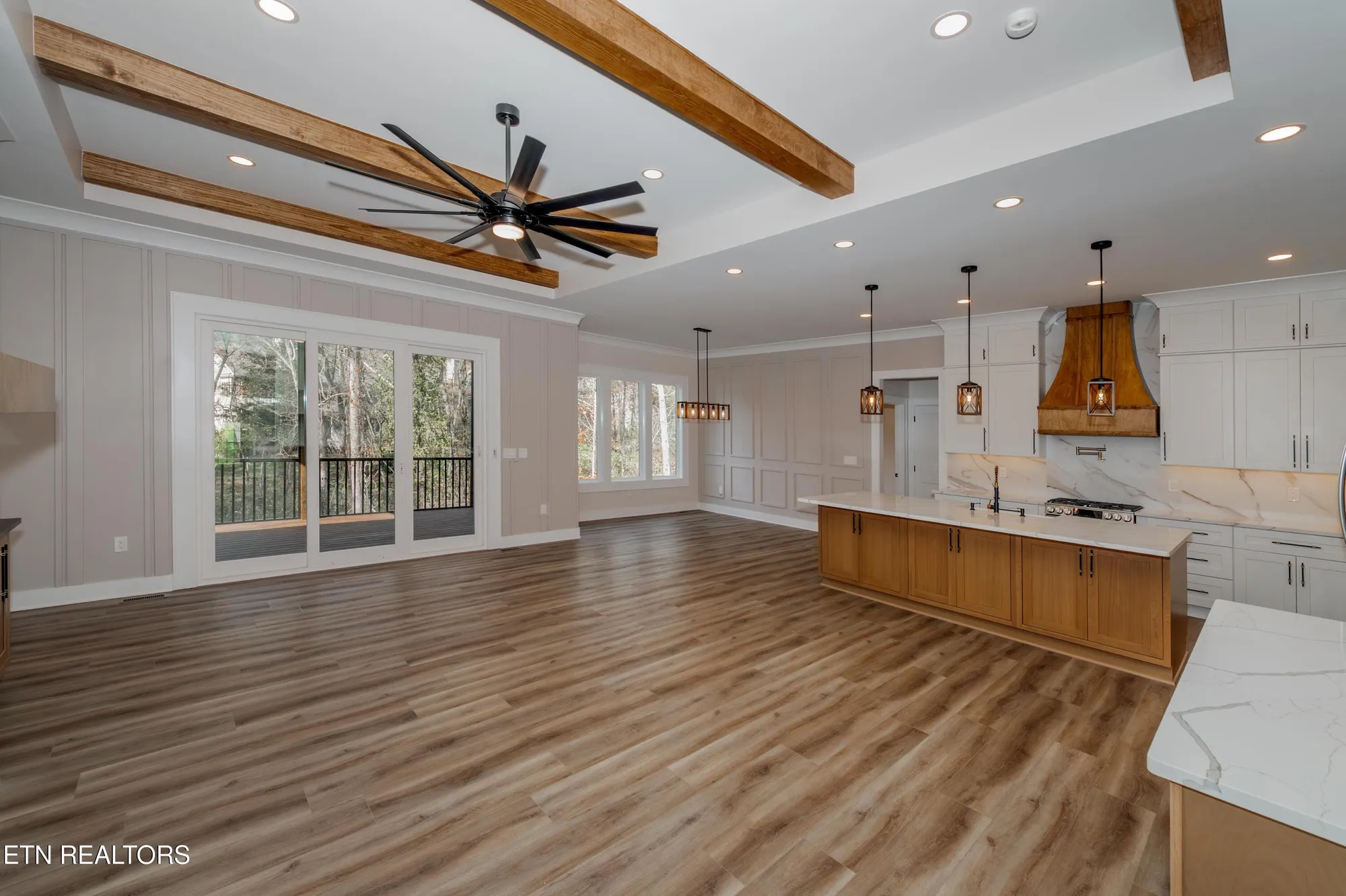 Property Slideshow image 13 of 59 | 211 chatuga way, Loudon, TN, 37774