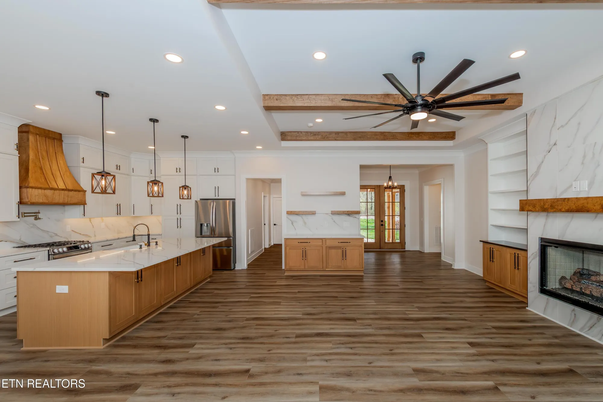 Property Slideshow image 8 of 59 | 211 chatuga way, Loudon, TN, 37774