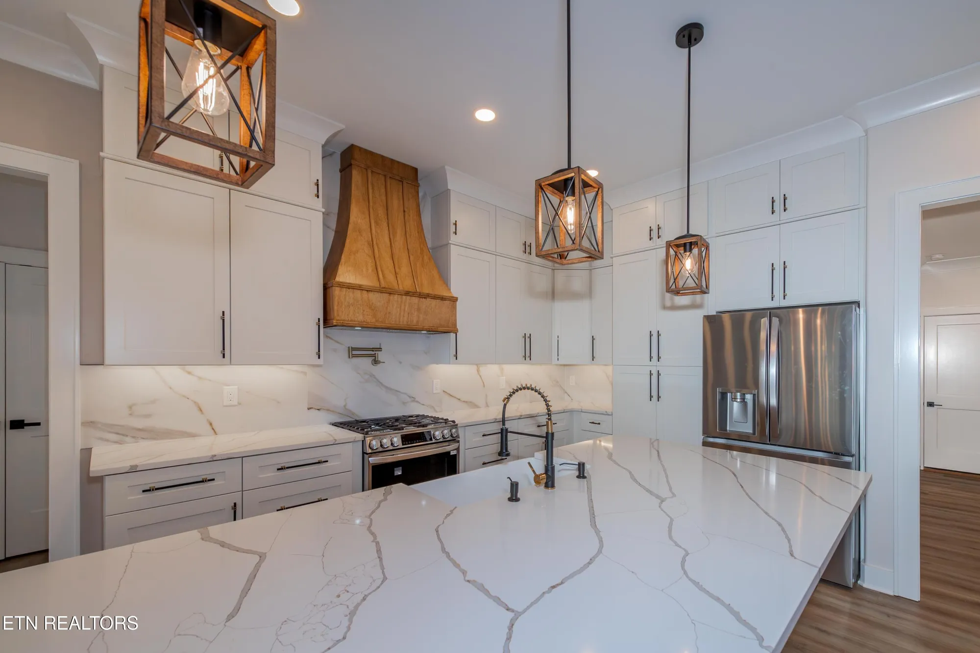 Property Slideshow image 16 of 59 | 211 chatuga way, Loudon, TN, 37774