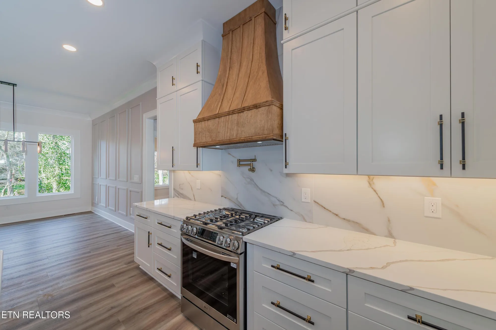 Property Slideshow image 17 of 59 | 211 chatuga way, Loudon, TN, 37774