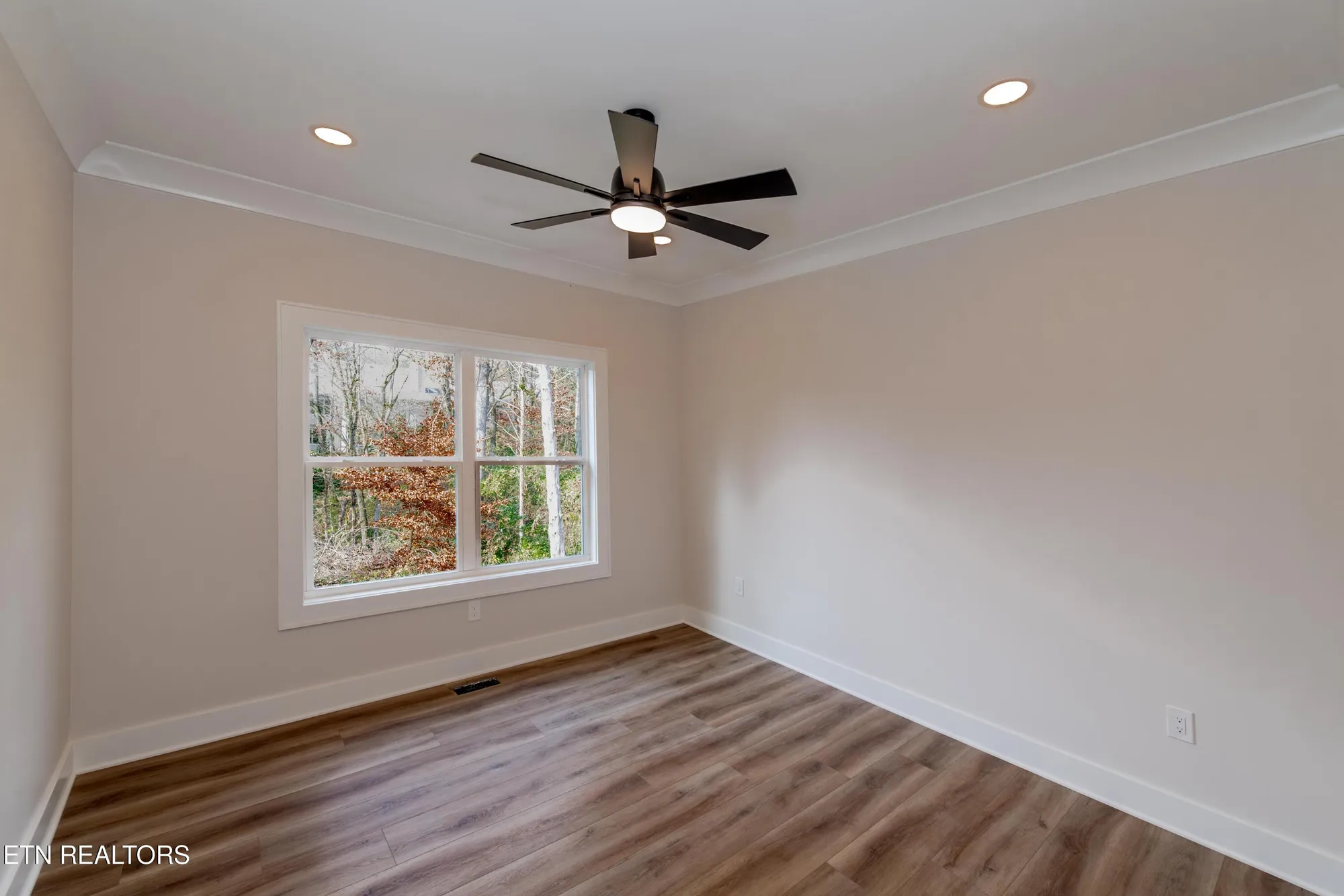 Property Slideshow image 42 of 59 | 211 chatuga way, Loudon, TN, 37774