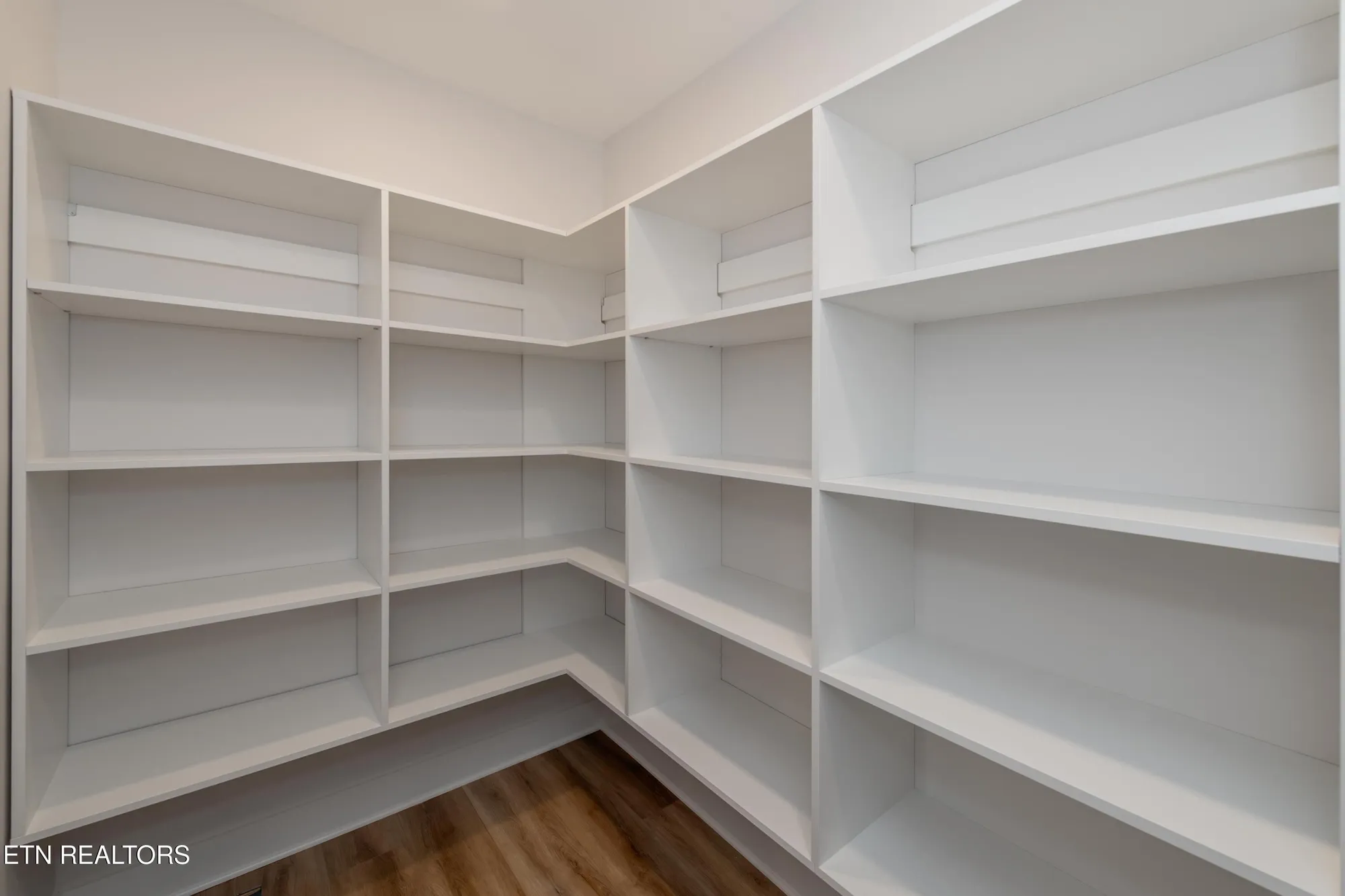 Property Slideshow image 44 of 59 | 211 chatuga way, Loudon, TN, 37774