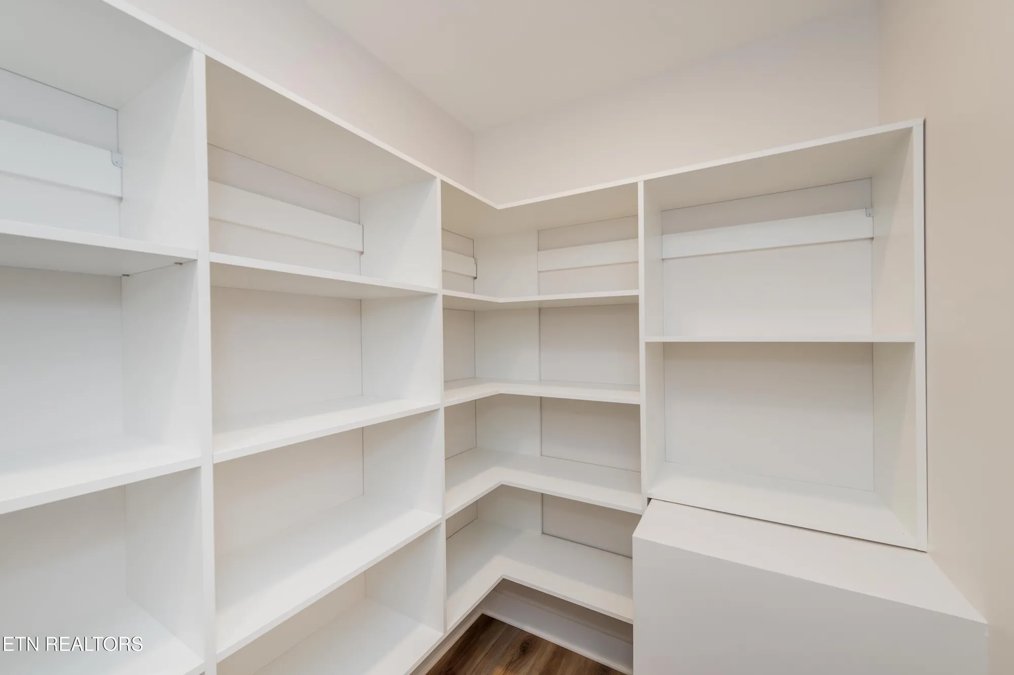 Property Slideshow image 45 of 59 | 211 chatuga way, Loudon, TN, 37774