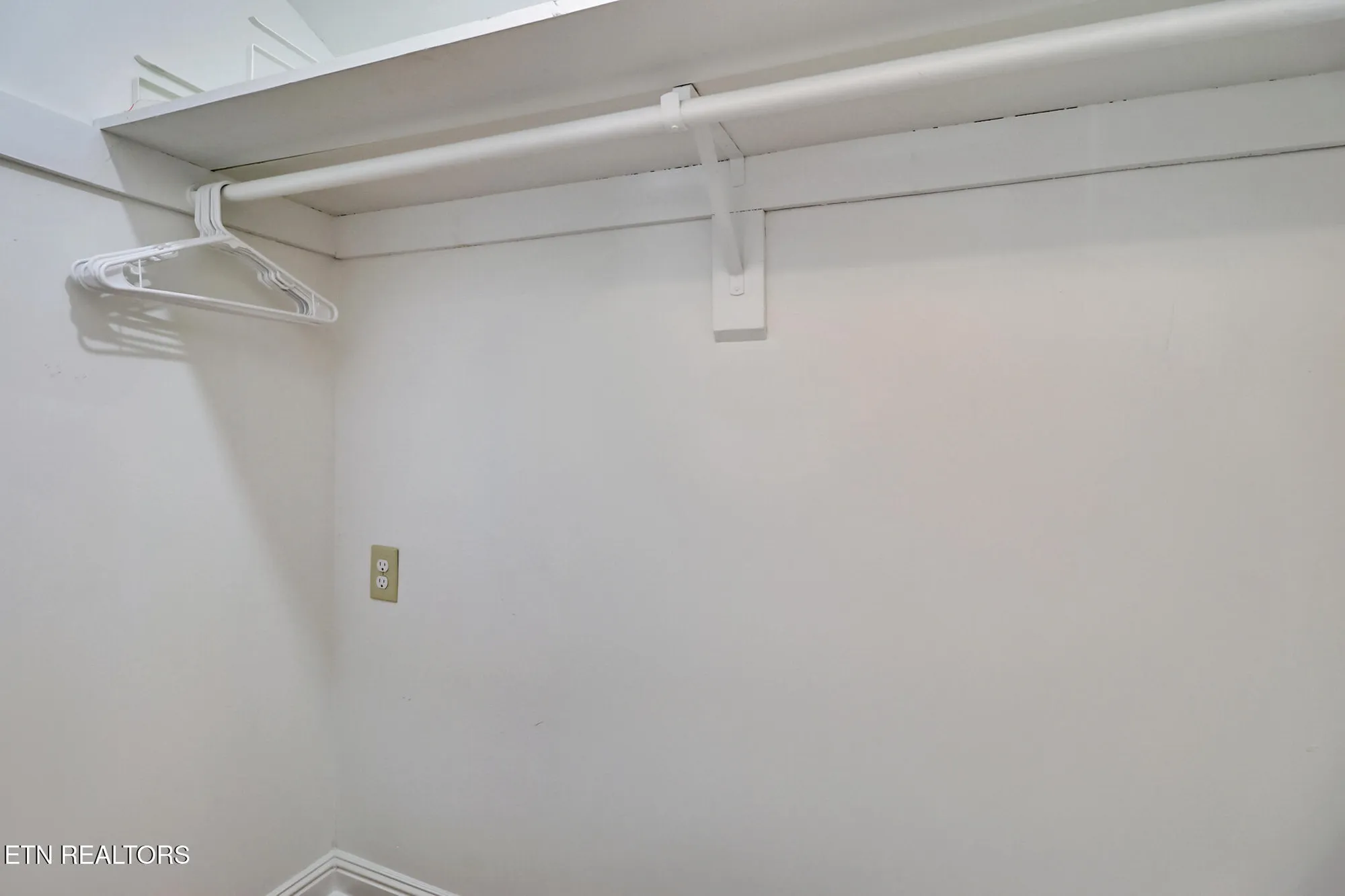 Property Slideshow image 31 of 44 | 96 lakeshore ln 28, Crossville, TN, 38558