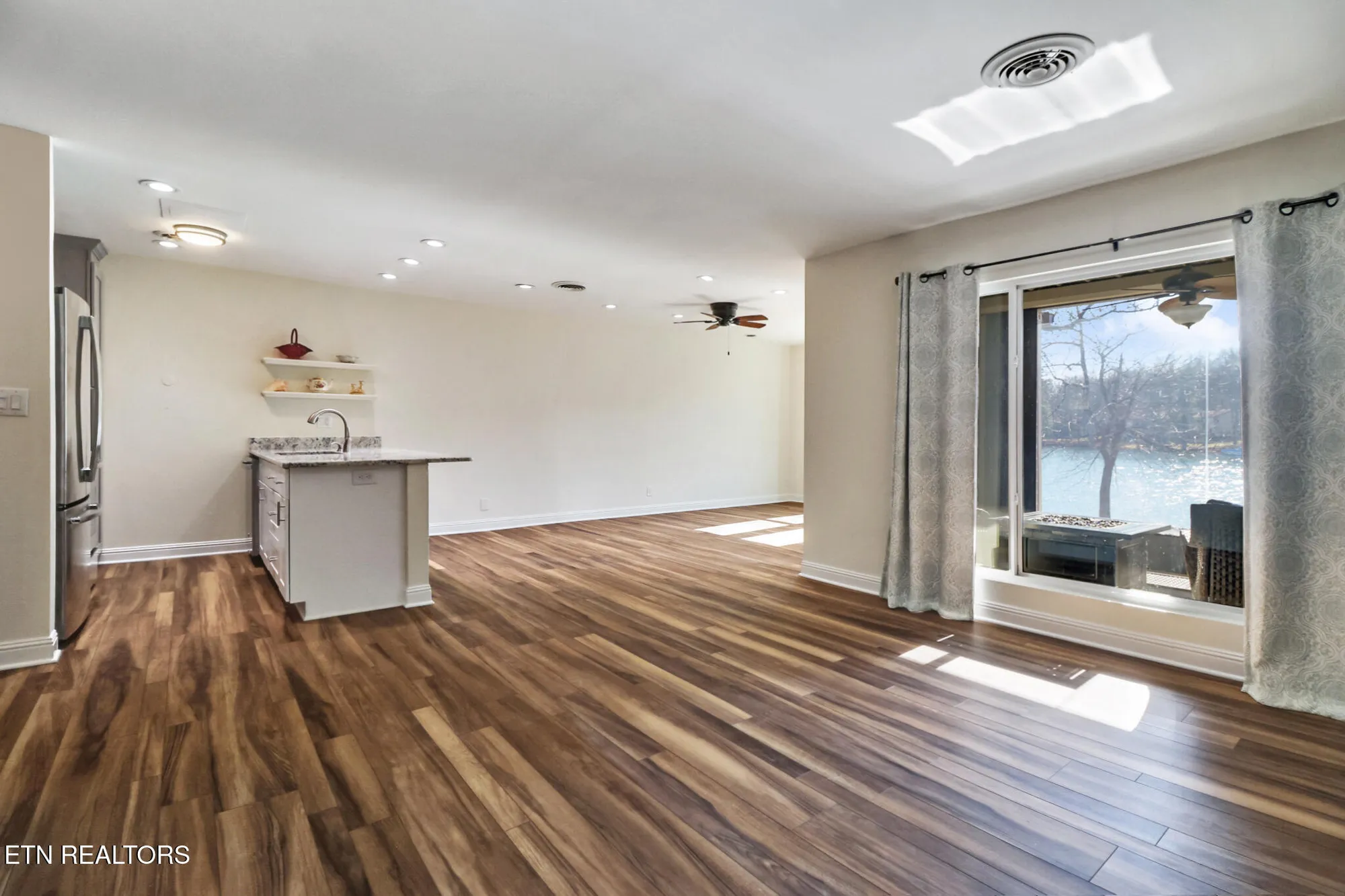 Property Slideshow image 21 of 44 | 96 lakeshore ln 28, Crossville, TN, 38558