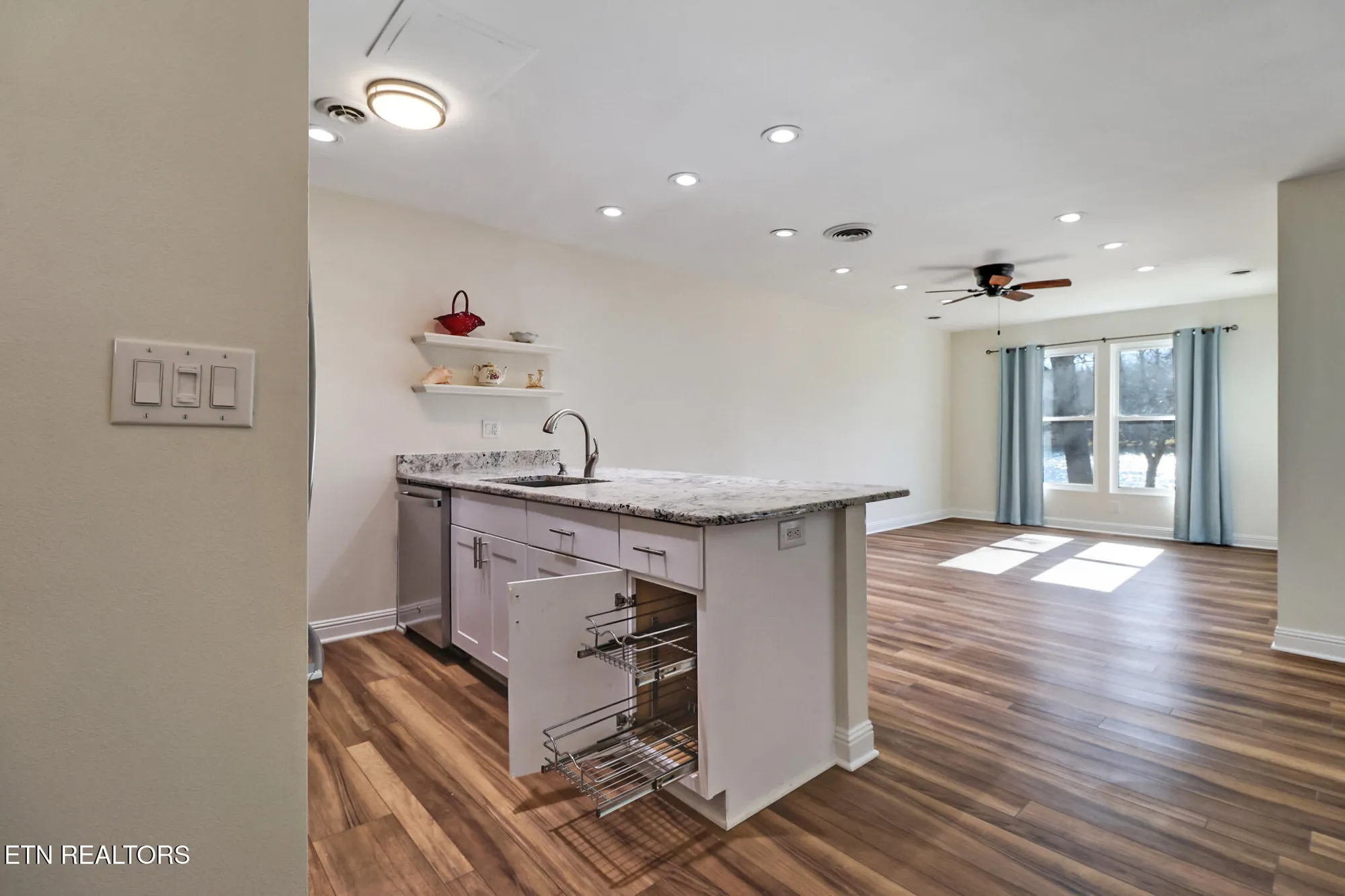 Property Slideshow image 19 of 44 | 96 lakeshore ln 28, Crossville, TN, 38558