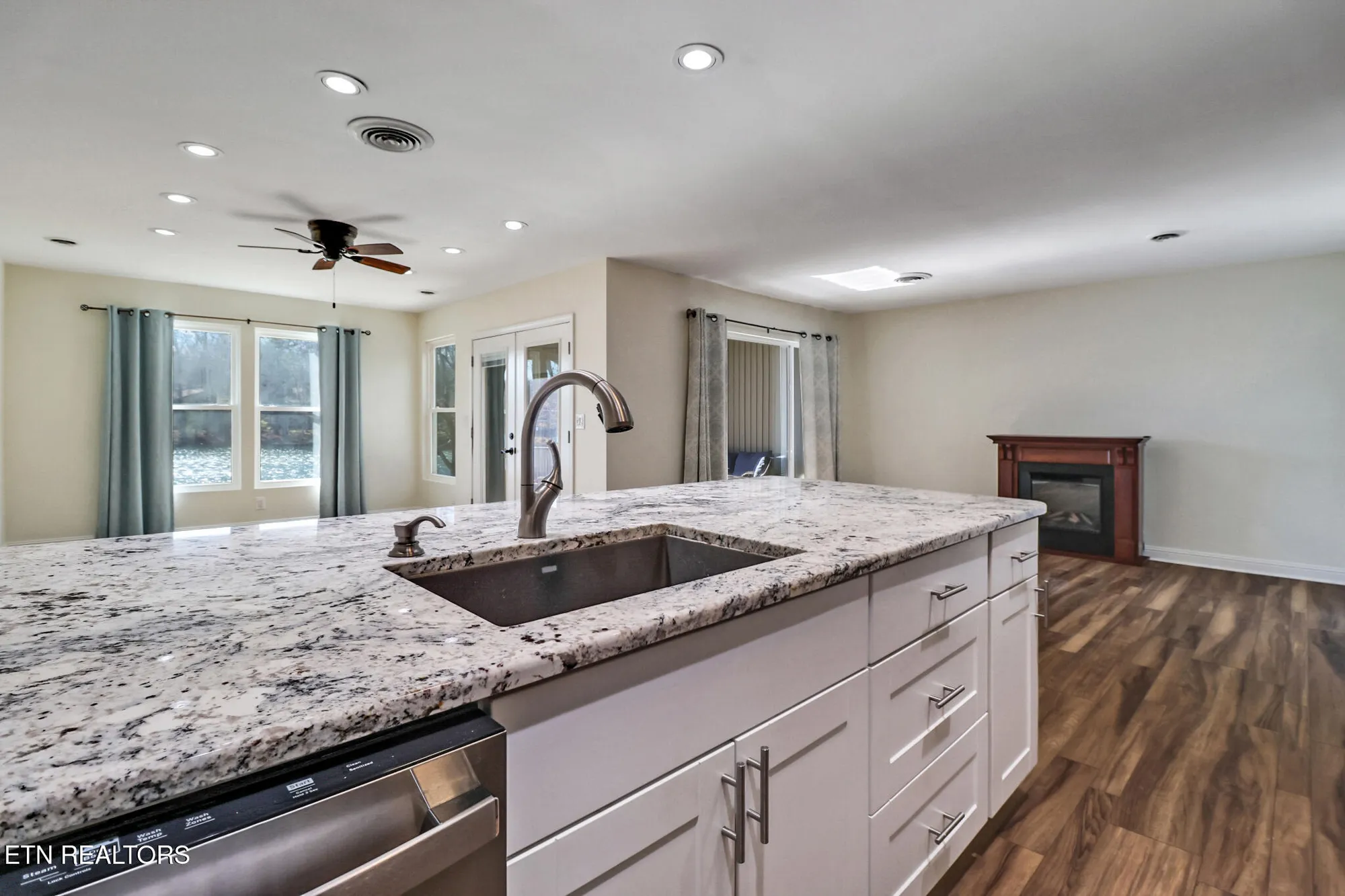 Property Slideshow image 15 of 44 | 96 lakeshore ln 28, Crossville, TN, 38558