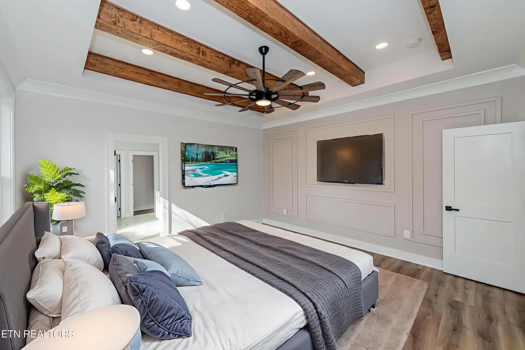 Property Slideshow image 30 of 59 | 211 chatuga way, Loudon, TN, 37774