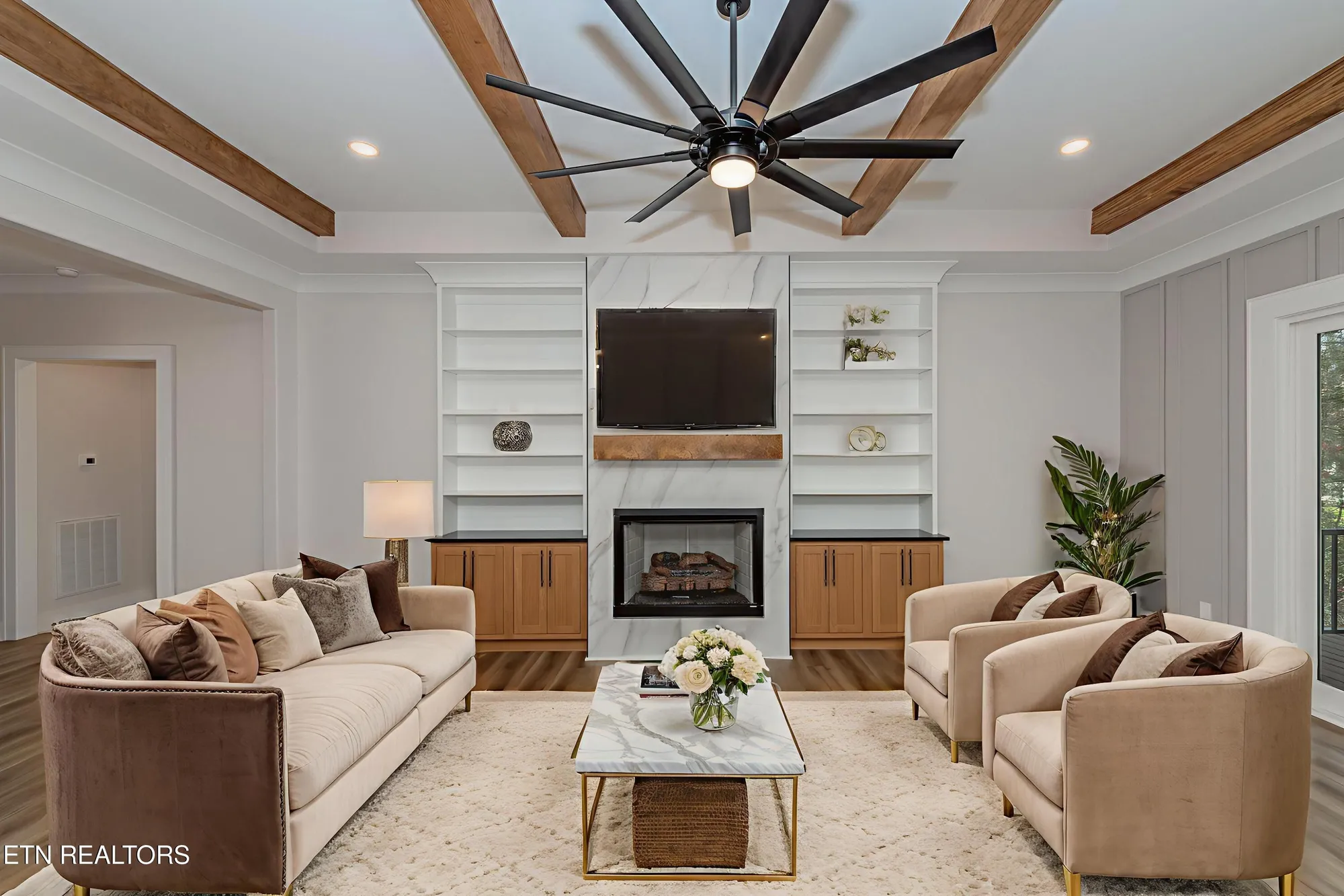 Property Slideshow image 9 of 59 | 211 chatuga way, Loudon, TN, 37774