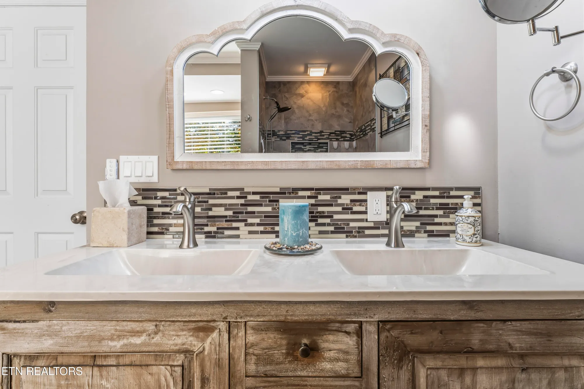 Property Slideshow image 14 of 41 | 416 igoti ln, Loudon, TN, 37774