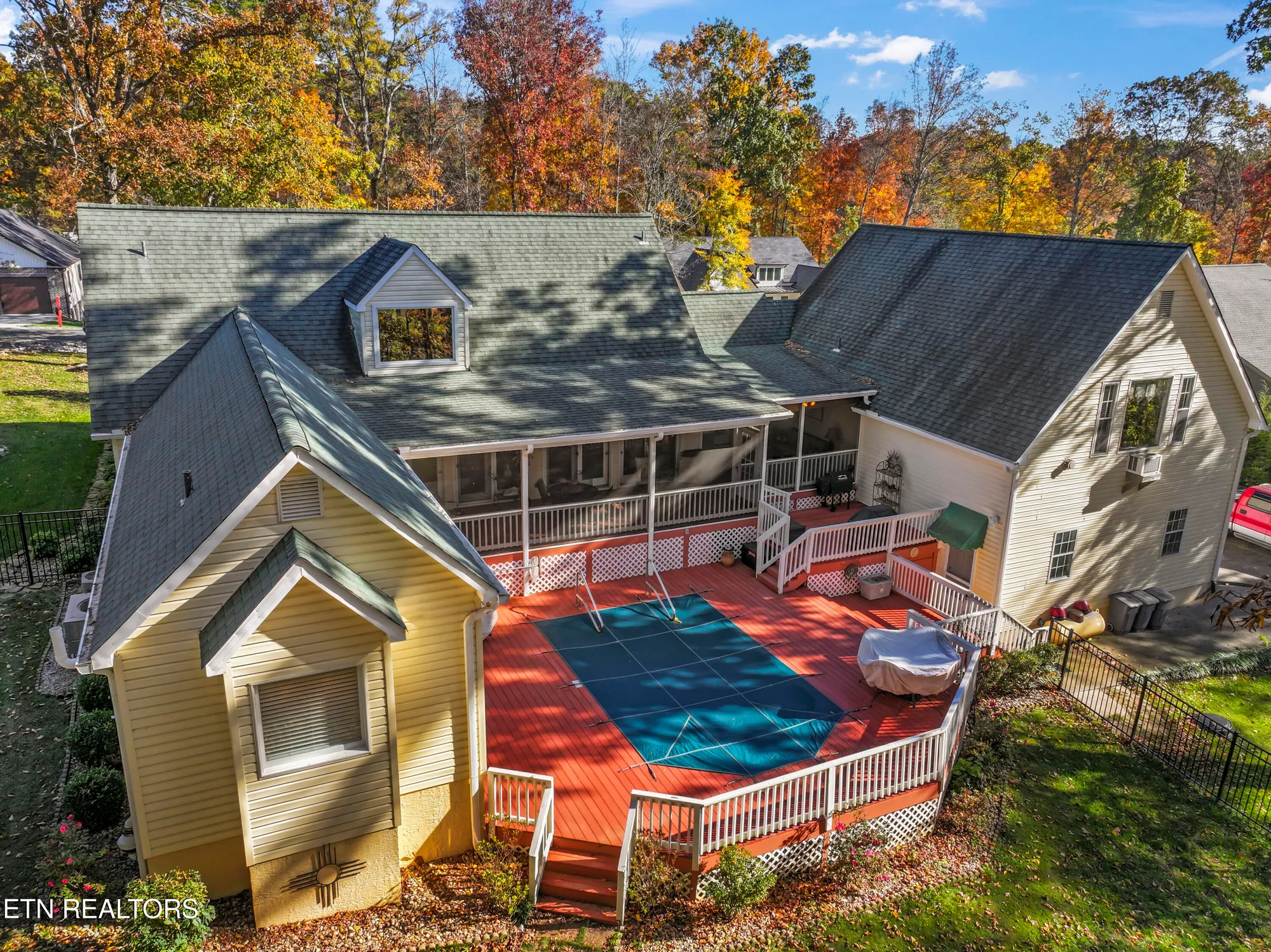 Property Slideshow image 4 of 41 | 416 igoti ln, Loudon, TN, 37774