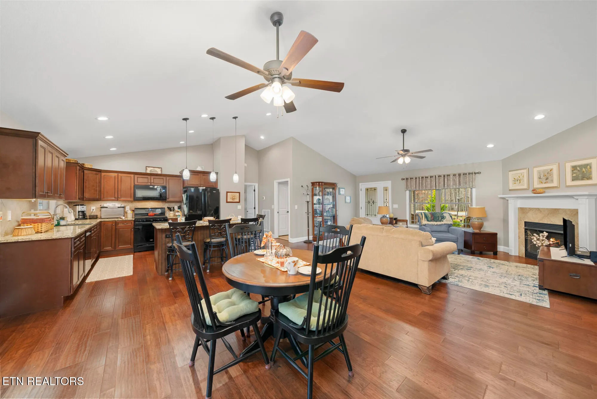 Property Slideshow image 14 of 56 | 109 beachwood dr, Crossville, TN, 38558