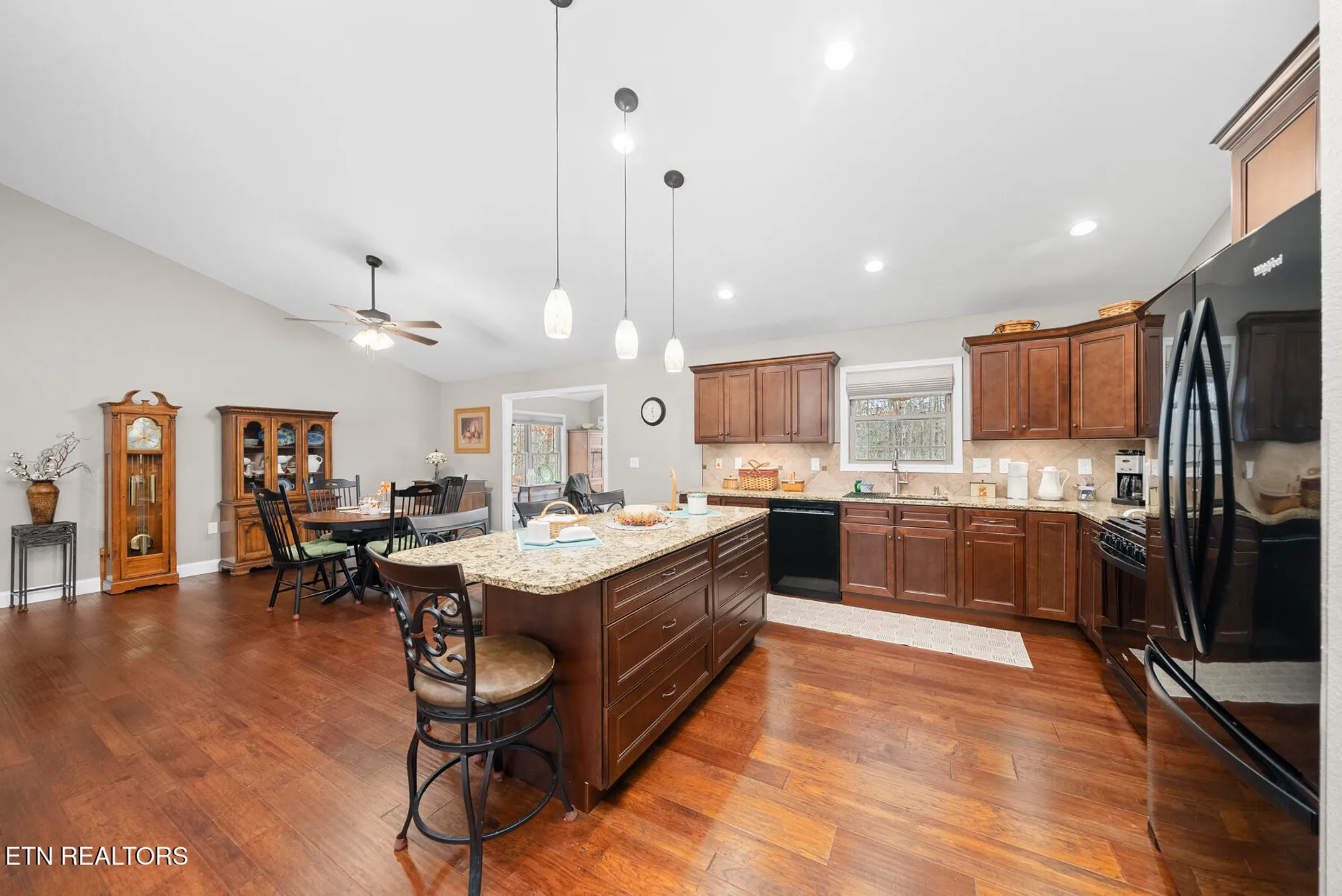 Property Slideshow image 16 of 56 | 109 beachwood dr, Crossville, TN, 38558