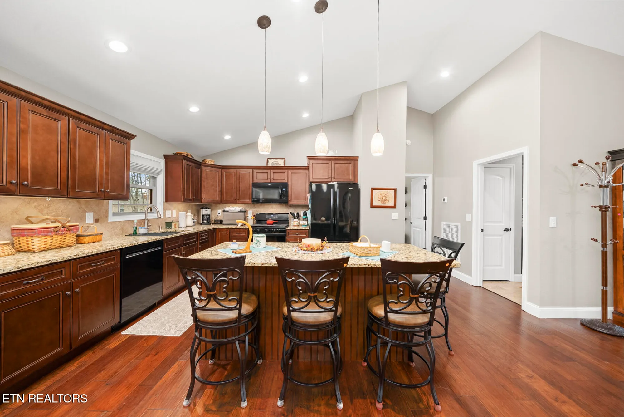 Property Slideshow image 24 of 56 | 109 beachwood dr, Crossville, TN, 38558