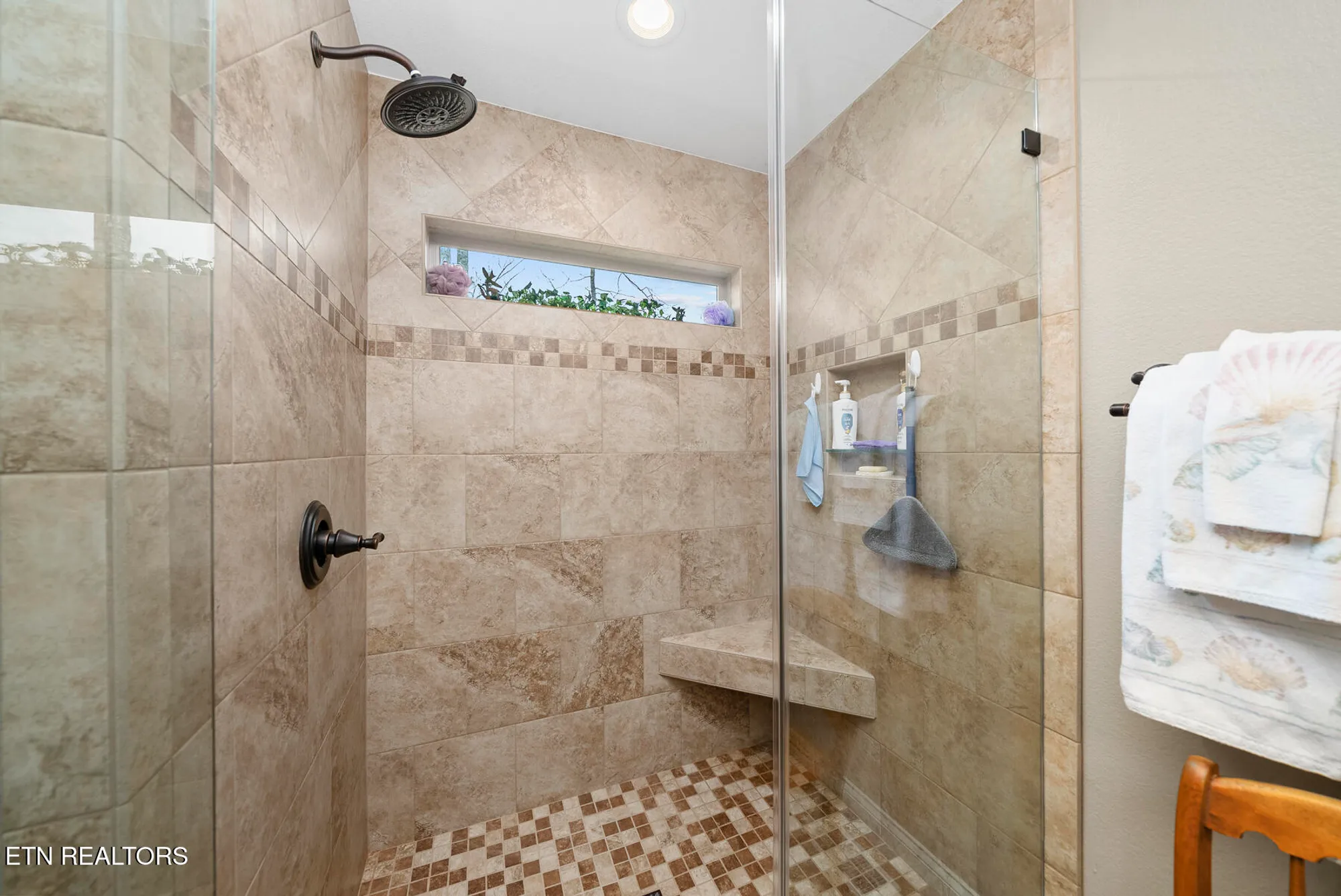 Property Slideshow image 29 of 56 | 109 beachwood dr, Crossville, TN, 38558