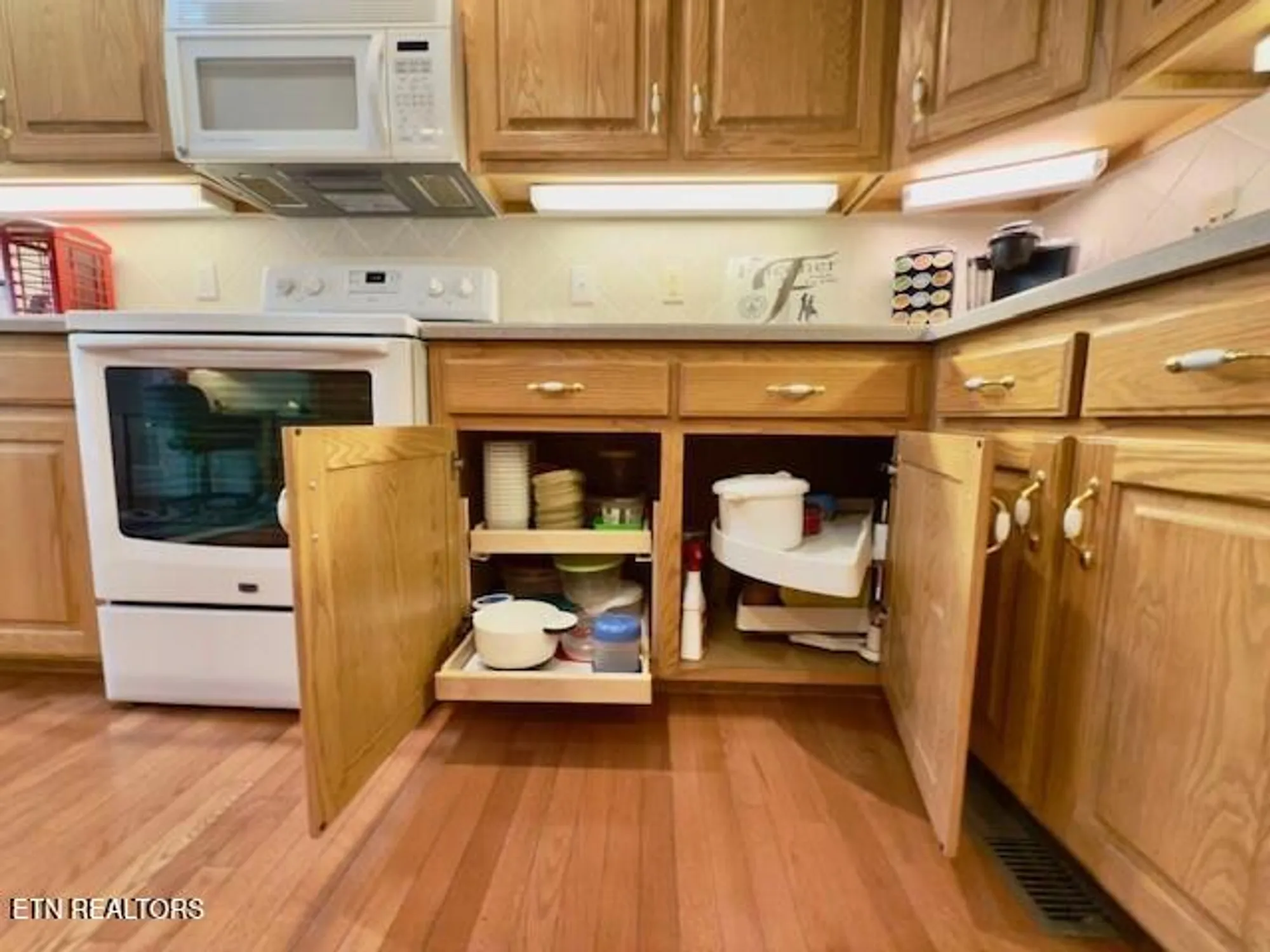 Property Slideshow image 12 of 42 | 14 brooks ln, Crossville, TN, 38558