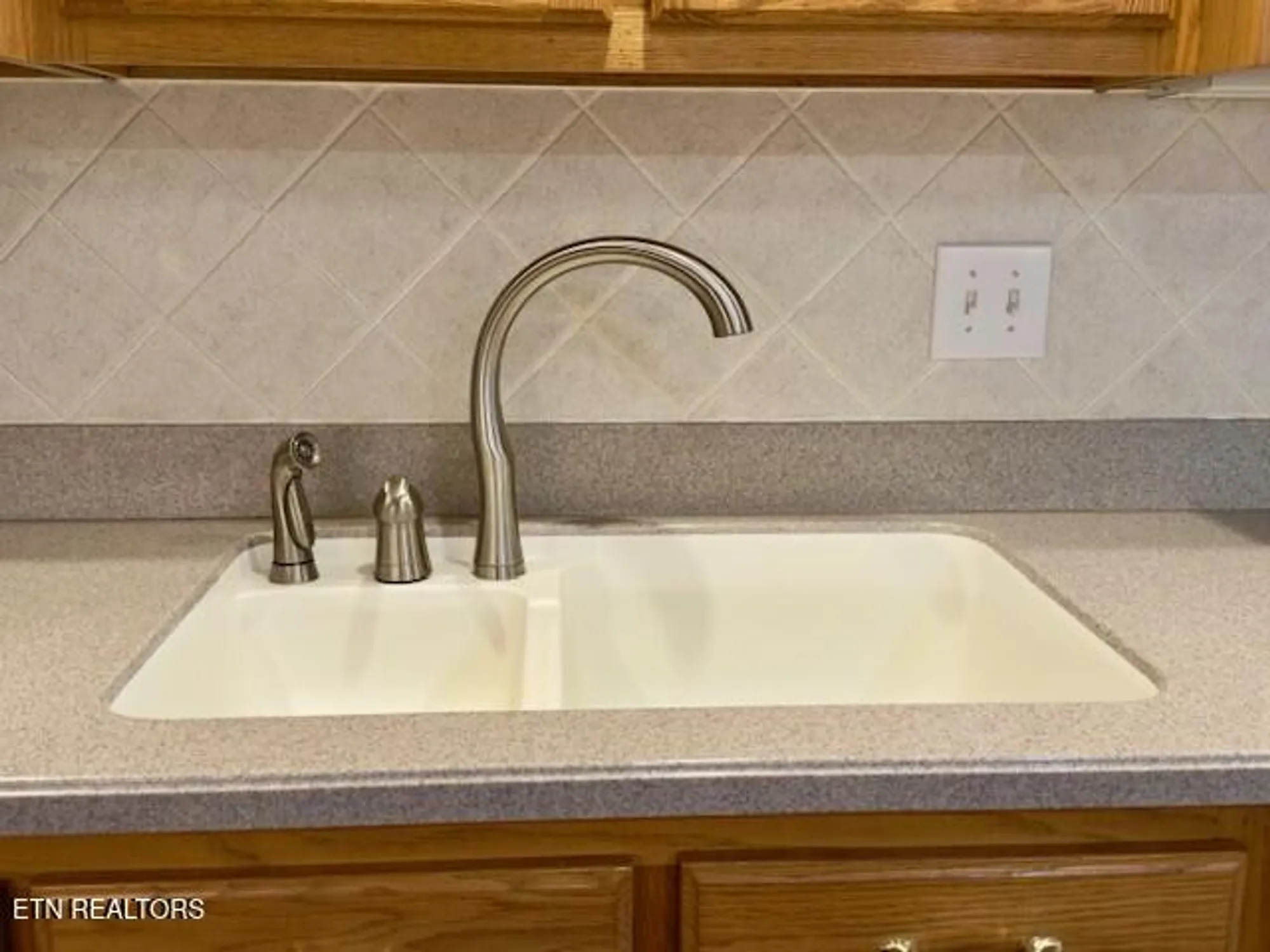 Property Slideshow image 16 of 42 | 14 brooks ln, Crossville, TN, 38558