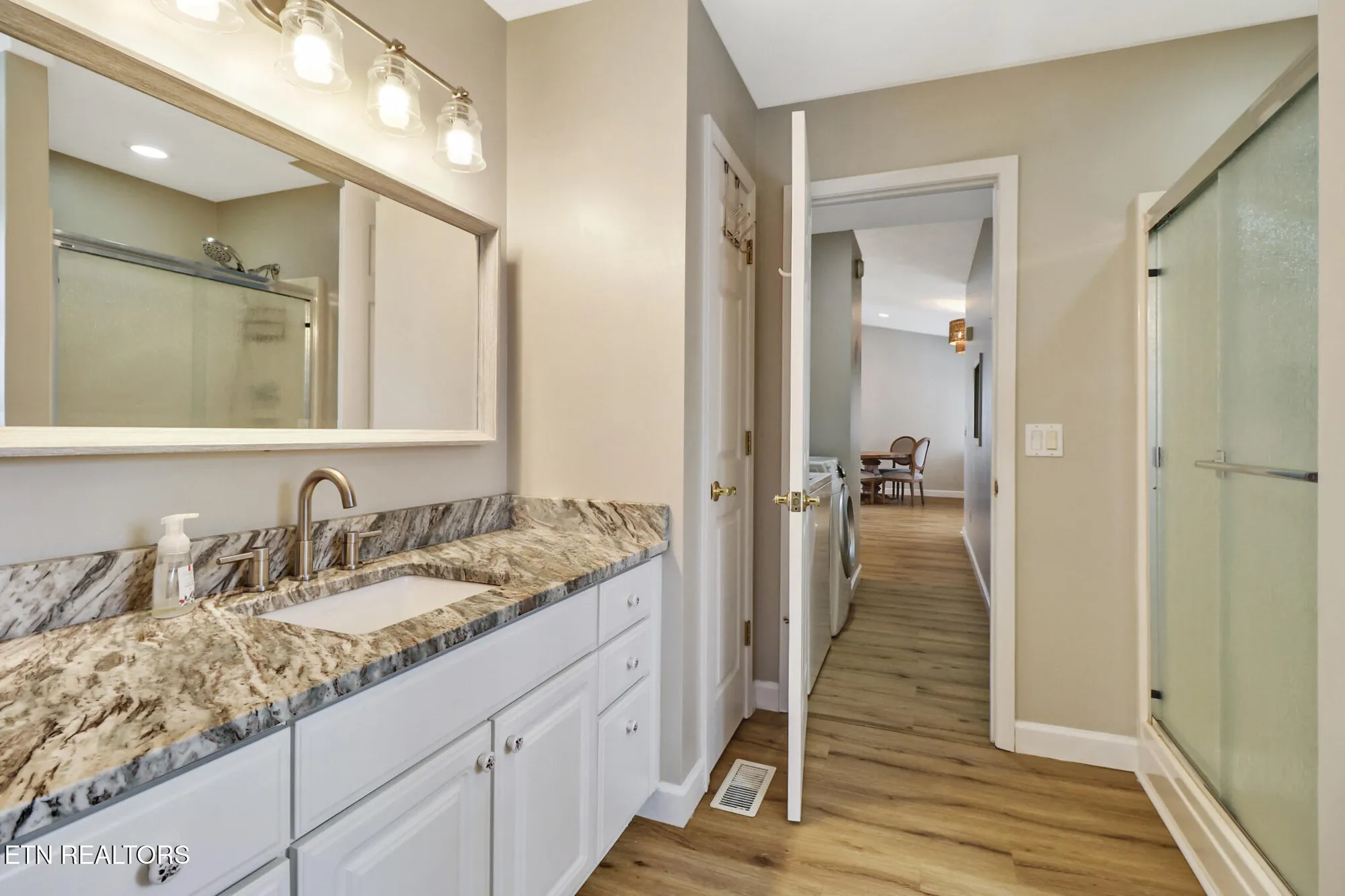 Property Slideshow image 17 of 47 | 14 berkeley sq, Crossville, TN, 38558