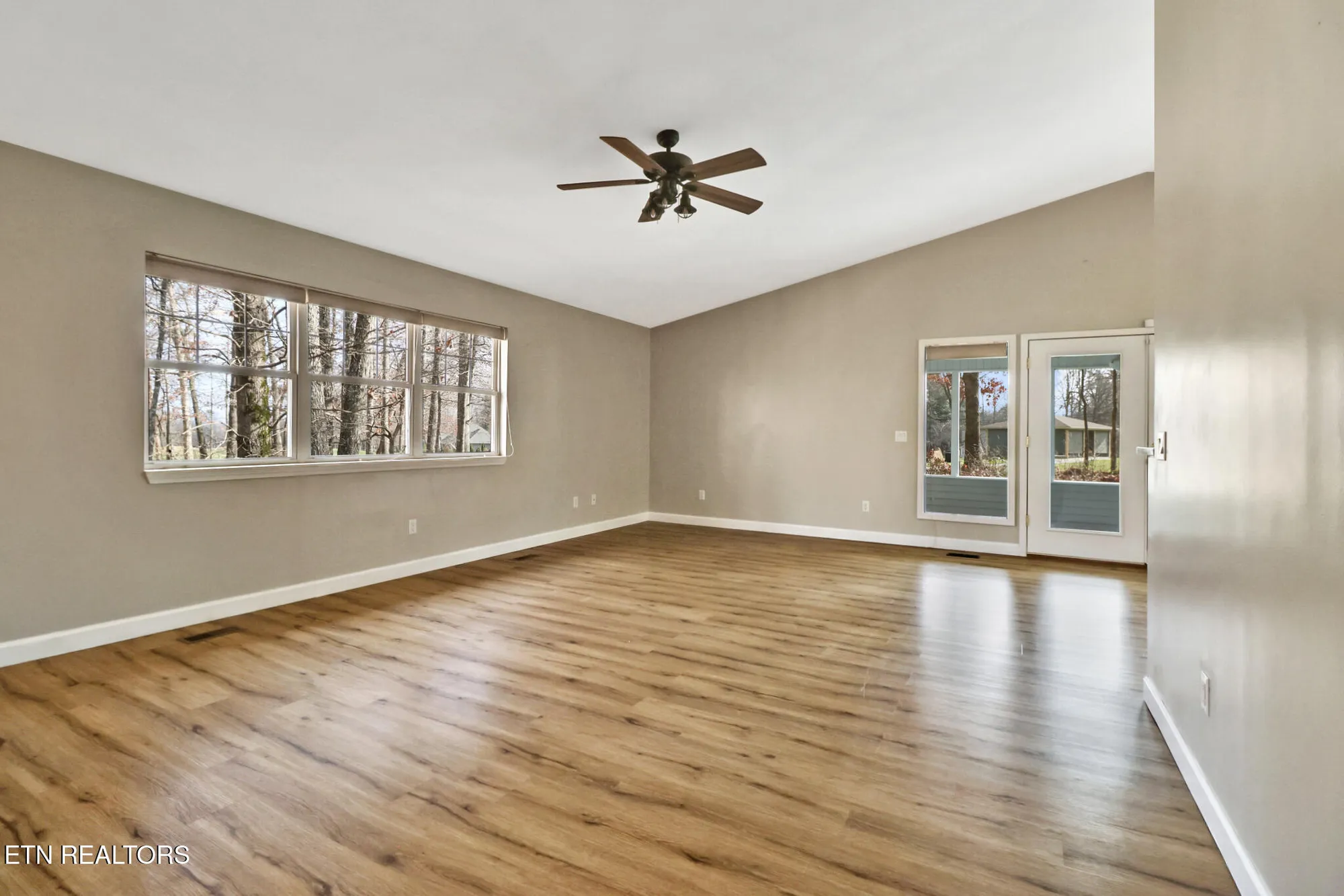 Property Slideshow image 6 of 47 | 14 berkeley sq, Crossville, TN, 38558