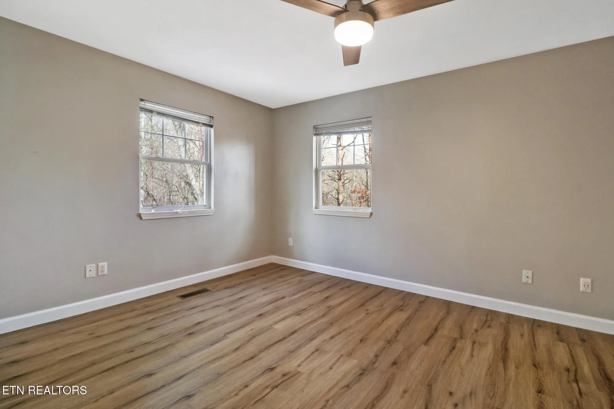 Property Slideshow image 19 of 47 | 14 berkeley sq, Crossville, TN, 38558