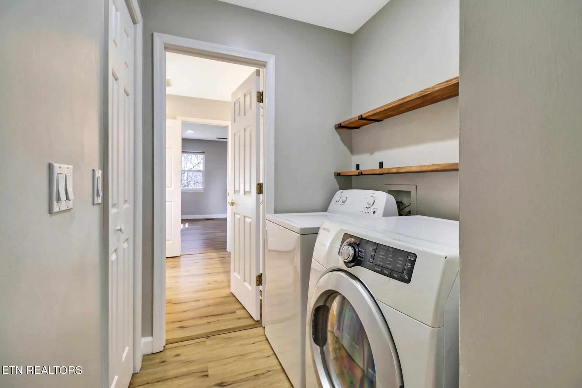 Property Slideshow image 25 of 47 | 14 berkeley sq, Crossville, TN, 38558