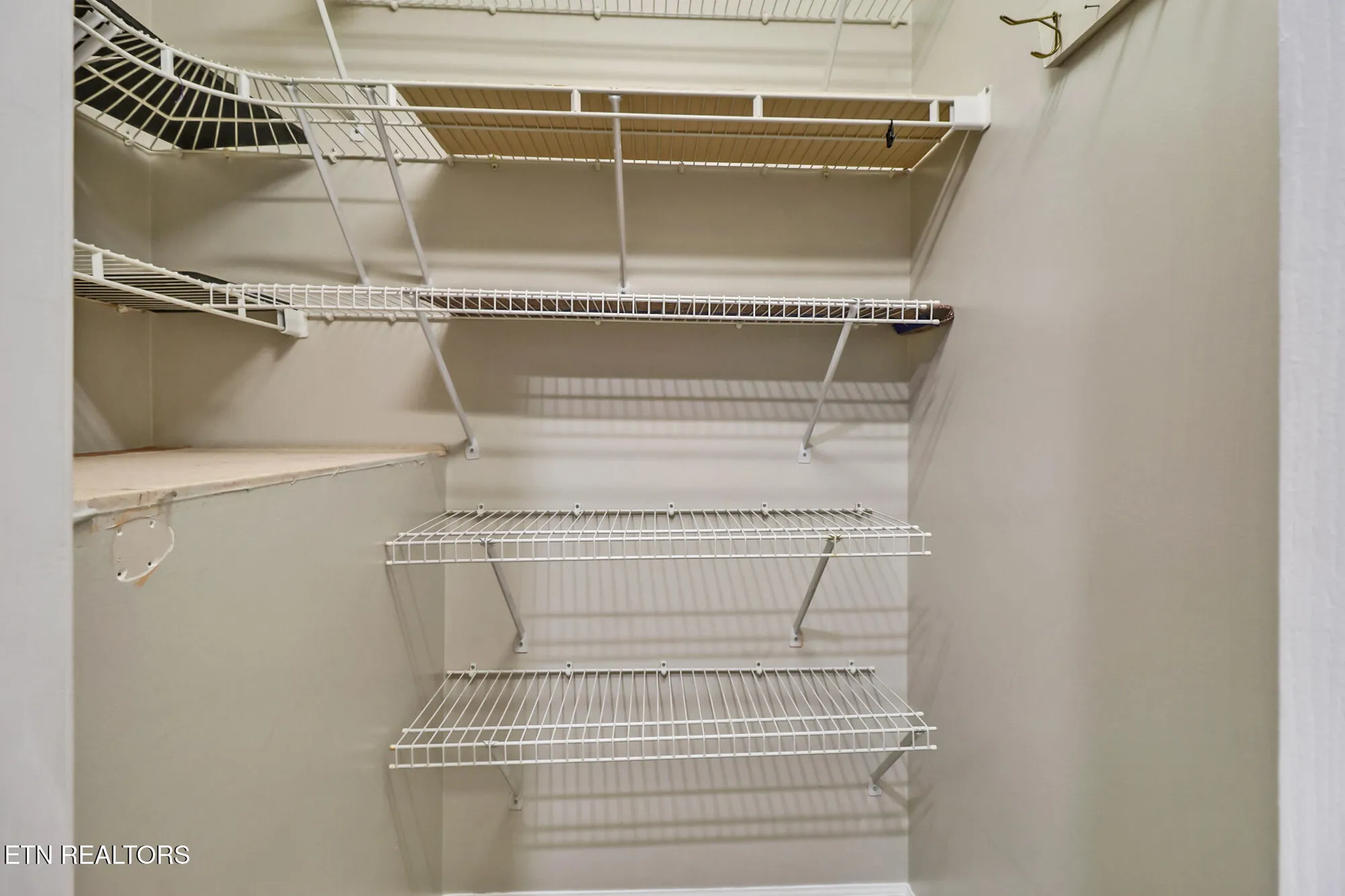 Property Slideshow image 22 of 47 | 14 berkeley sq, Crossville, TN, 38558