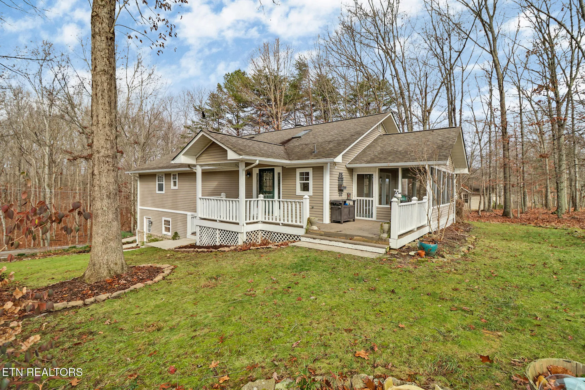 Property Slideshow image 3 of 47 | 14 berkeley sq, Crossville, TN, 38558