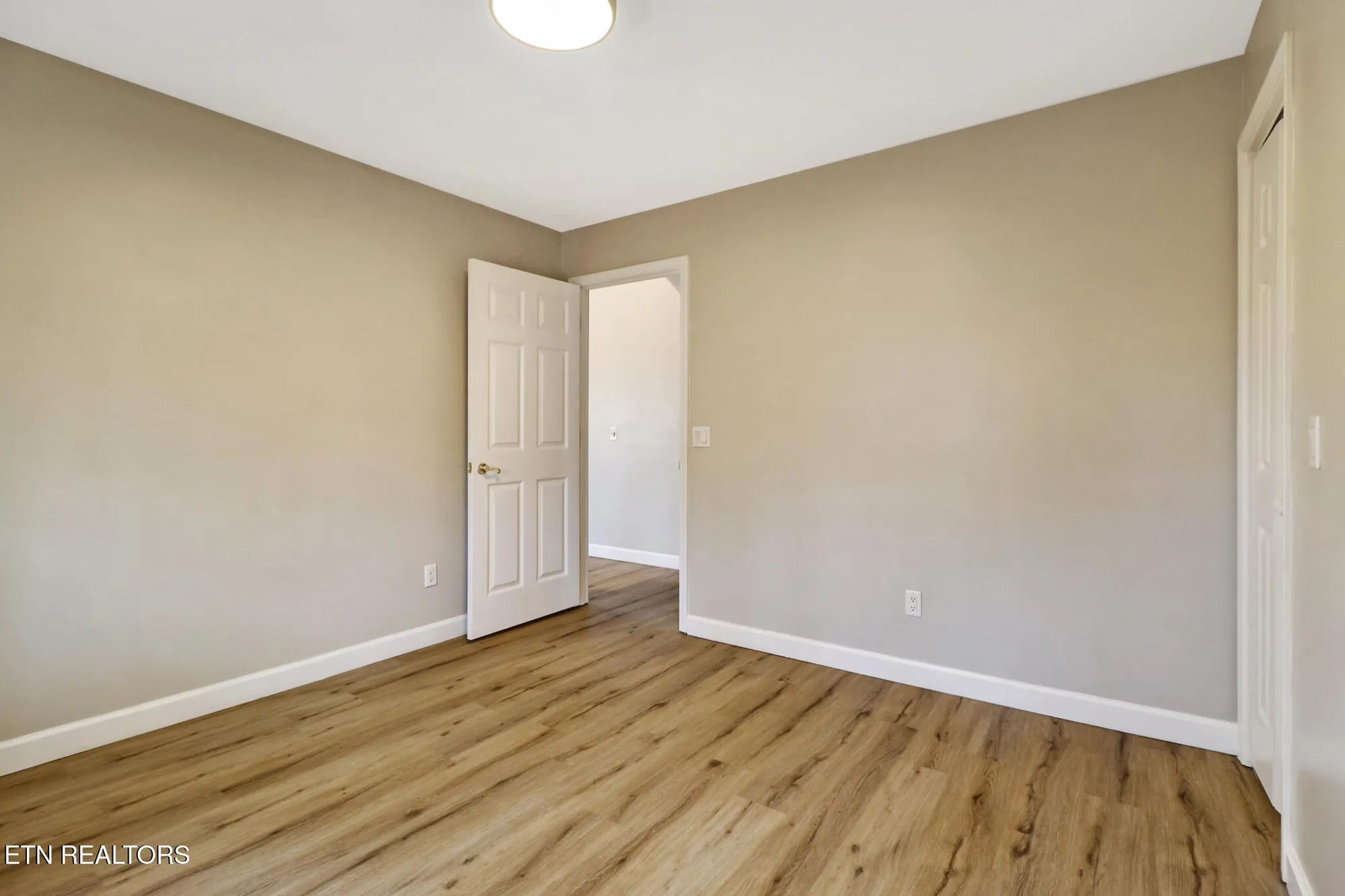 Property Slideshow image 21 of 47 | 14 berkeley sq, Crossville, TN, 38558