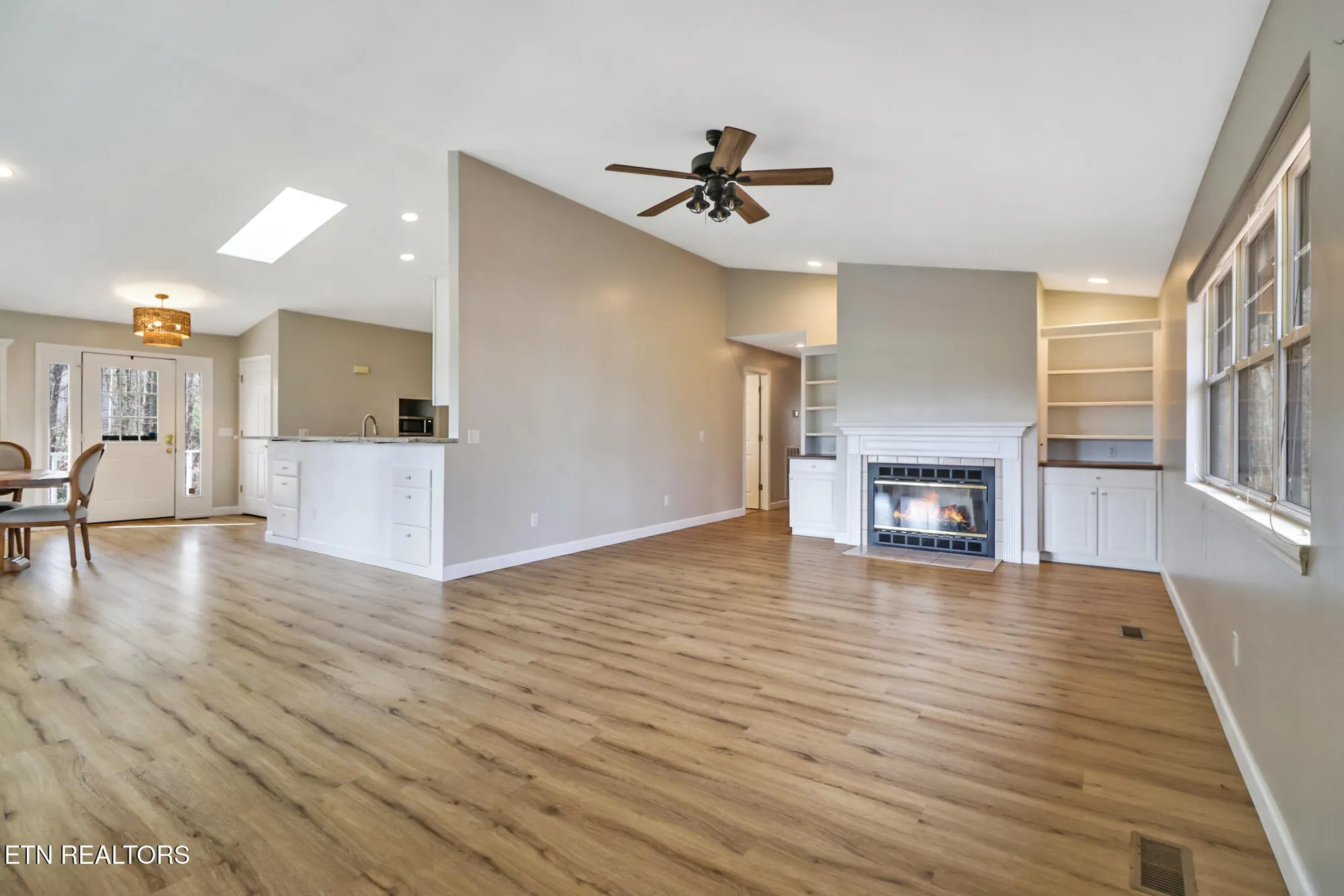 Property Slideshow image 8 of 47 | 14 berkeley sq, Crossville, TN, 38558