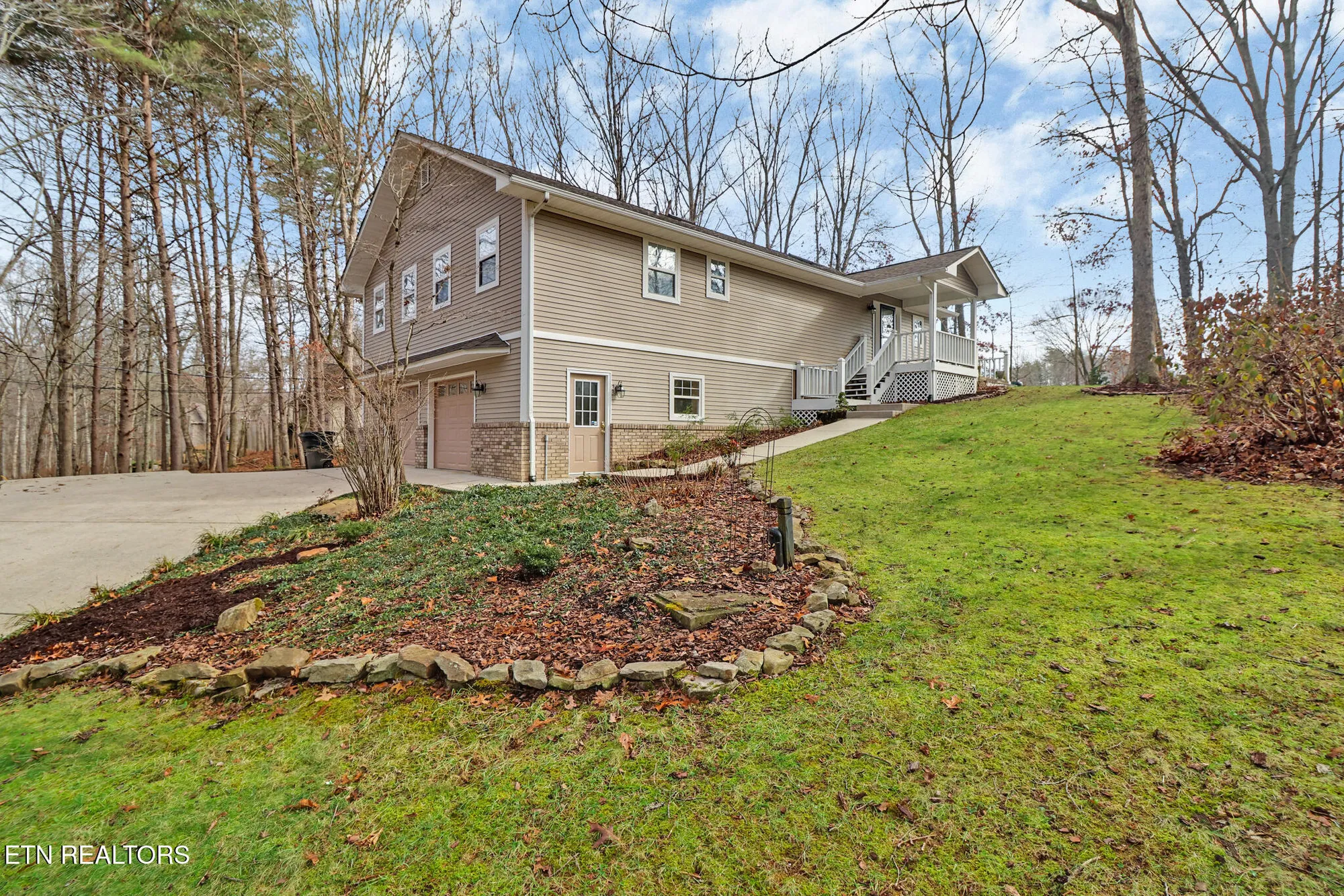 Property Slideshow image 1 of 47 | 14 berkeley sq, Crossville, TN, 38558