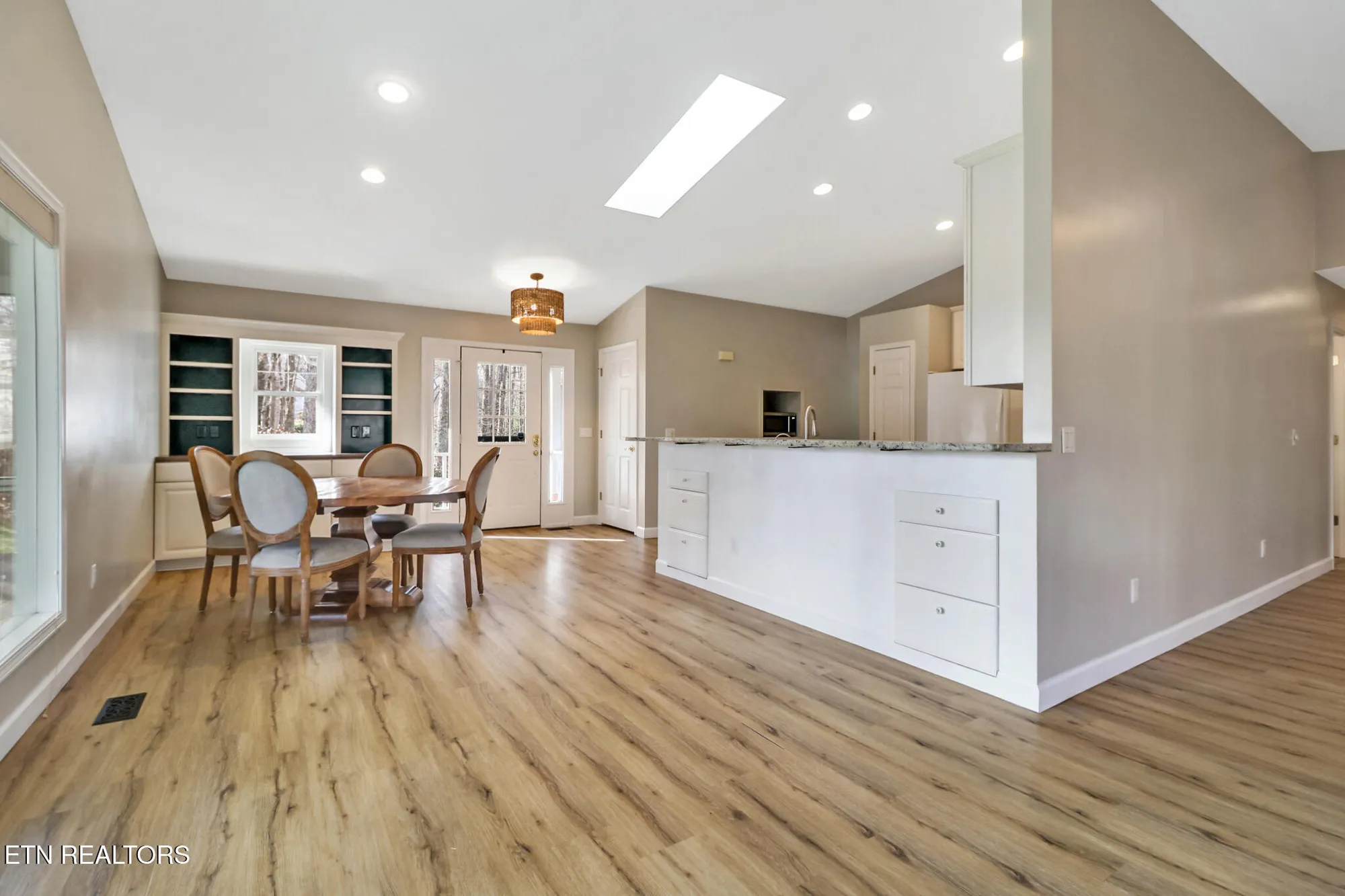 Property Slideshow image 9 of 47 | 14 berkeley sq, Crossville, TN, 38558