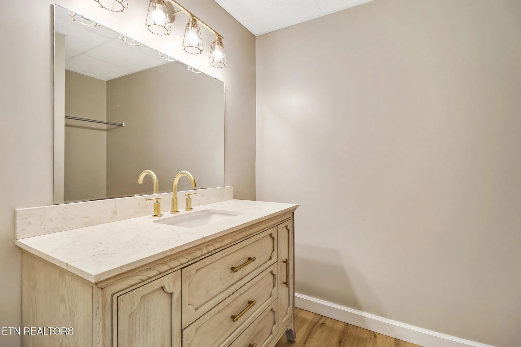 Property Slideshow image 24 of 47 | 14 berkeley sq, Crossville, TN, 38558