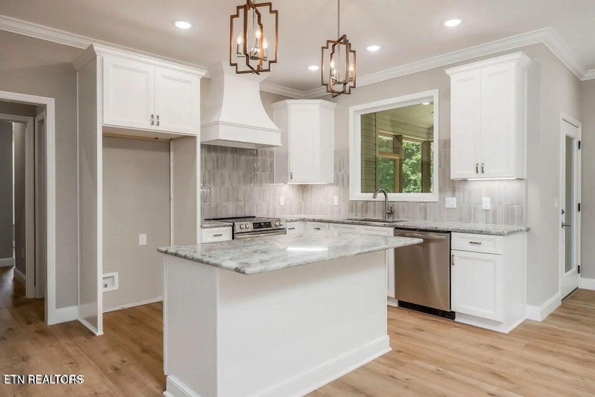 Property Slideshow image 3 of 12 | 384 st george dr, Fairfield Glade, TN, 38558