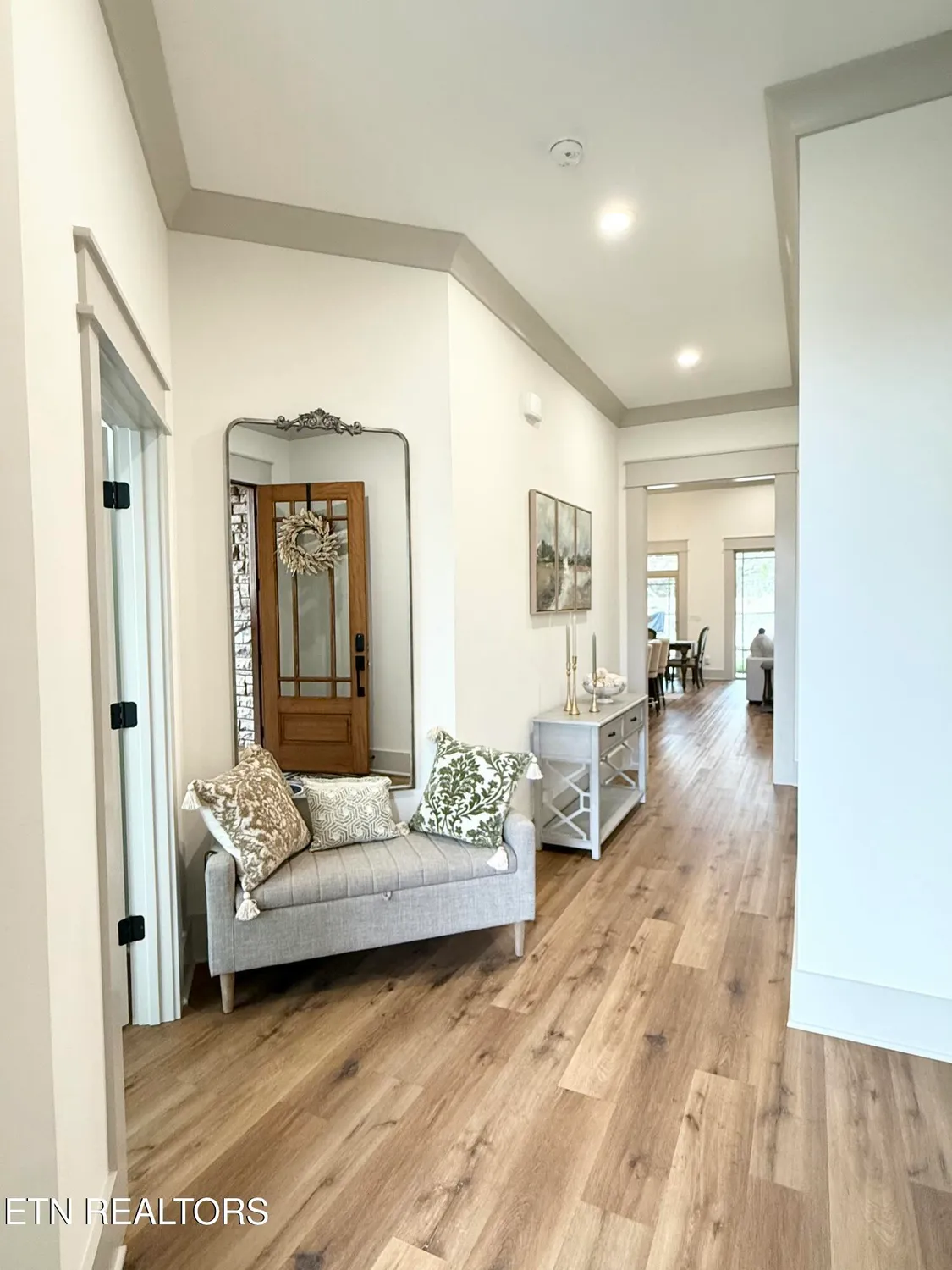 Property Slideshow image 5 of 40 | 205 chogi ln, Loudon, TN, 37774