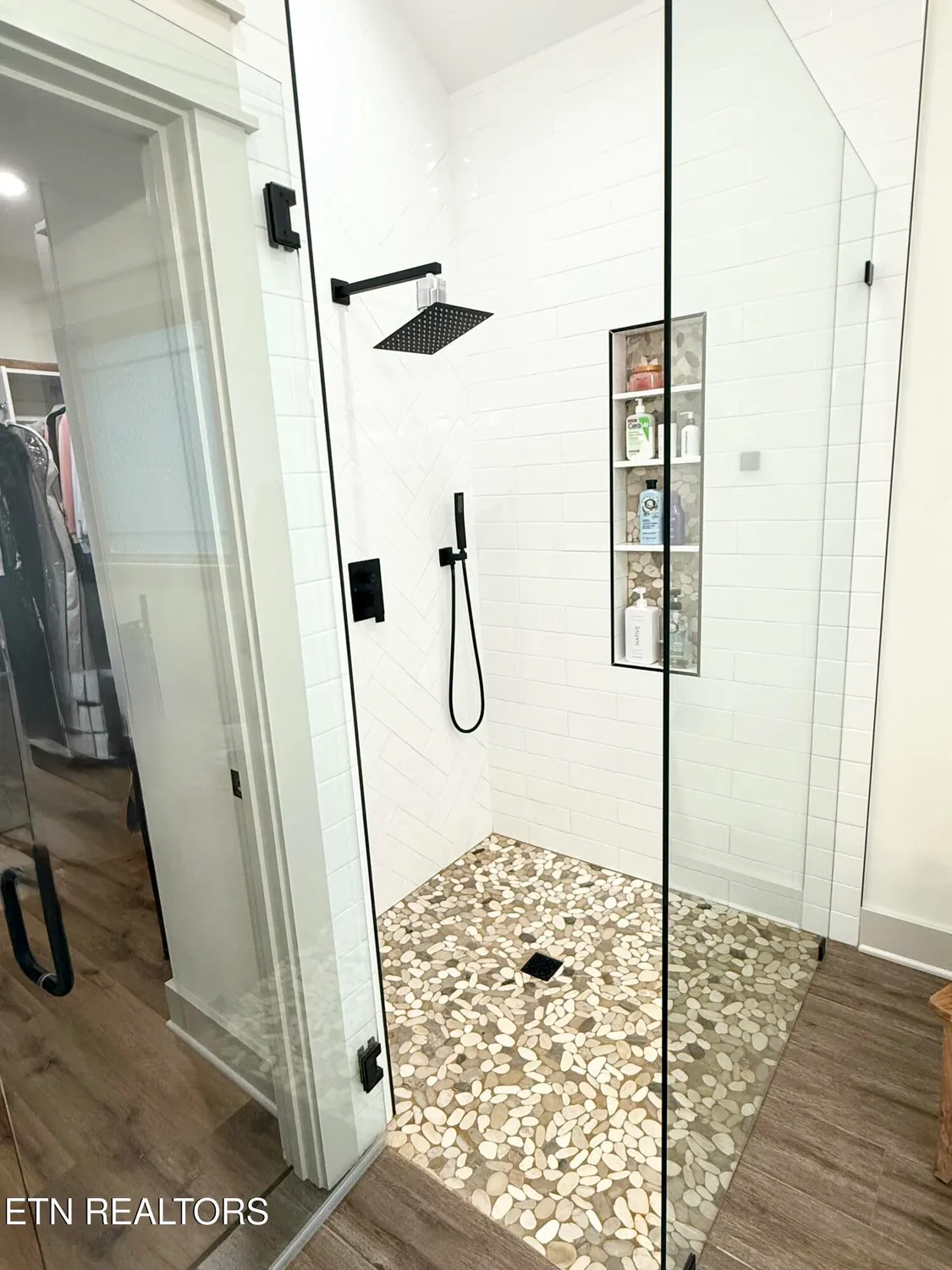 Property Slideshow image 29 of 40 | 205 chogi ln, Loudon, TN, 37774