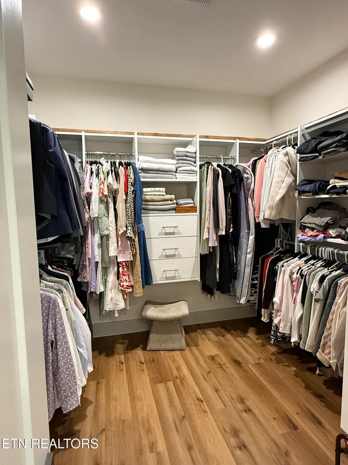 Property Slideshow image 25 of 40 | 205 chogi ln, Loudon, TN, 37774