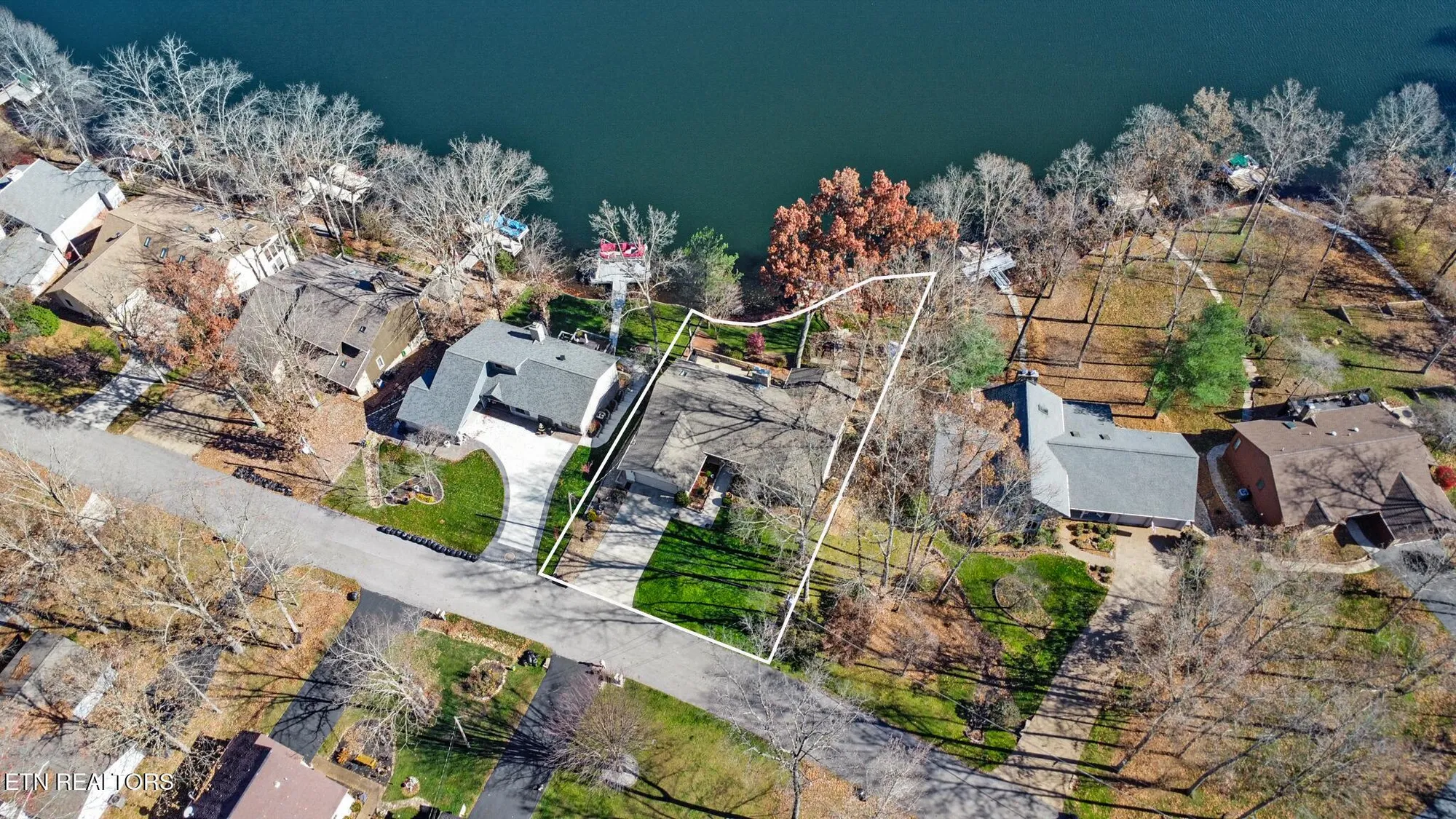 Property Slideshow image 33 of 39 | 110 delbridge ln, Crossville, TN, 38558