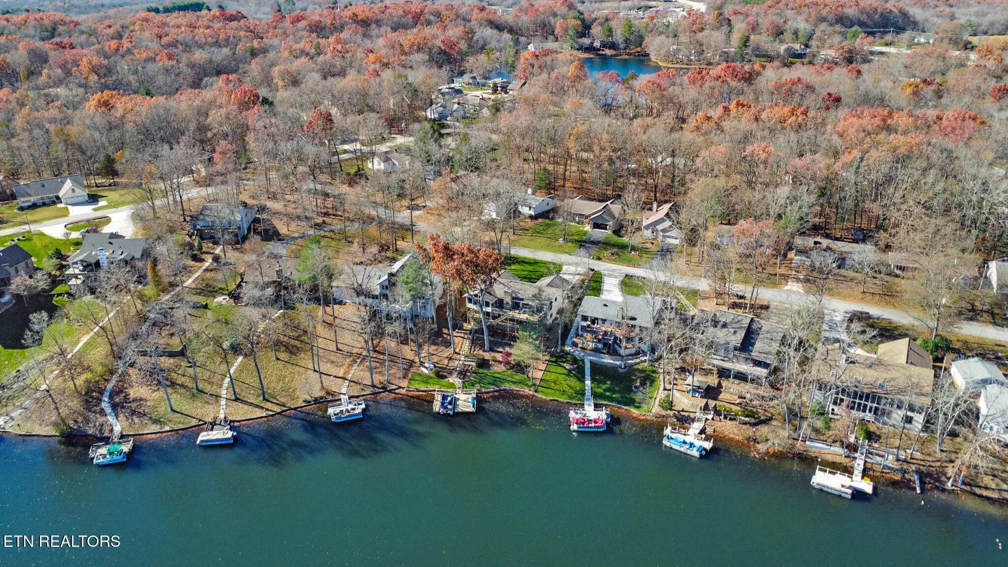 Property Slideshow image 34 of 39 | 110 delbridge ln, Crossville, TN, 38558