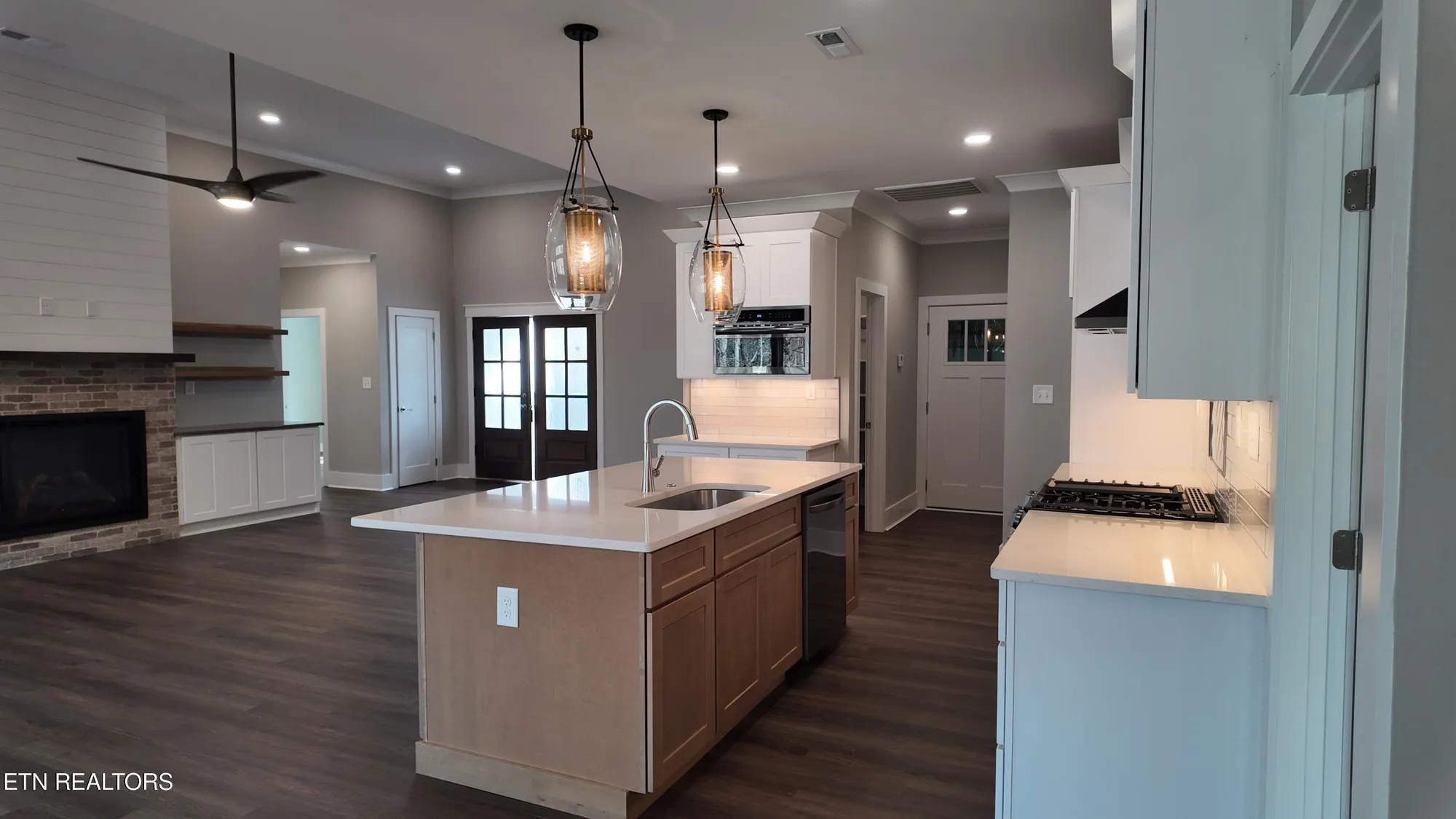 Property Slideshow image 12 of 42 | 301 seminole shrs, Loudon, TN, 37774