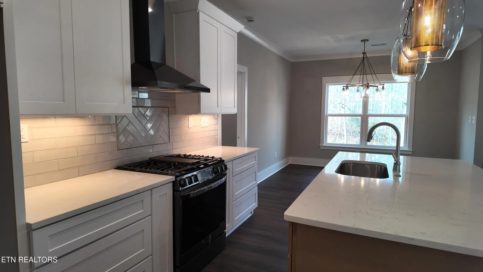 Property Slideshow image 15 of 42 | 301 seminole shrs, Loudon, TN, 37774